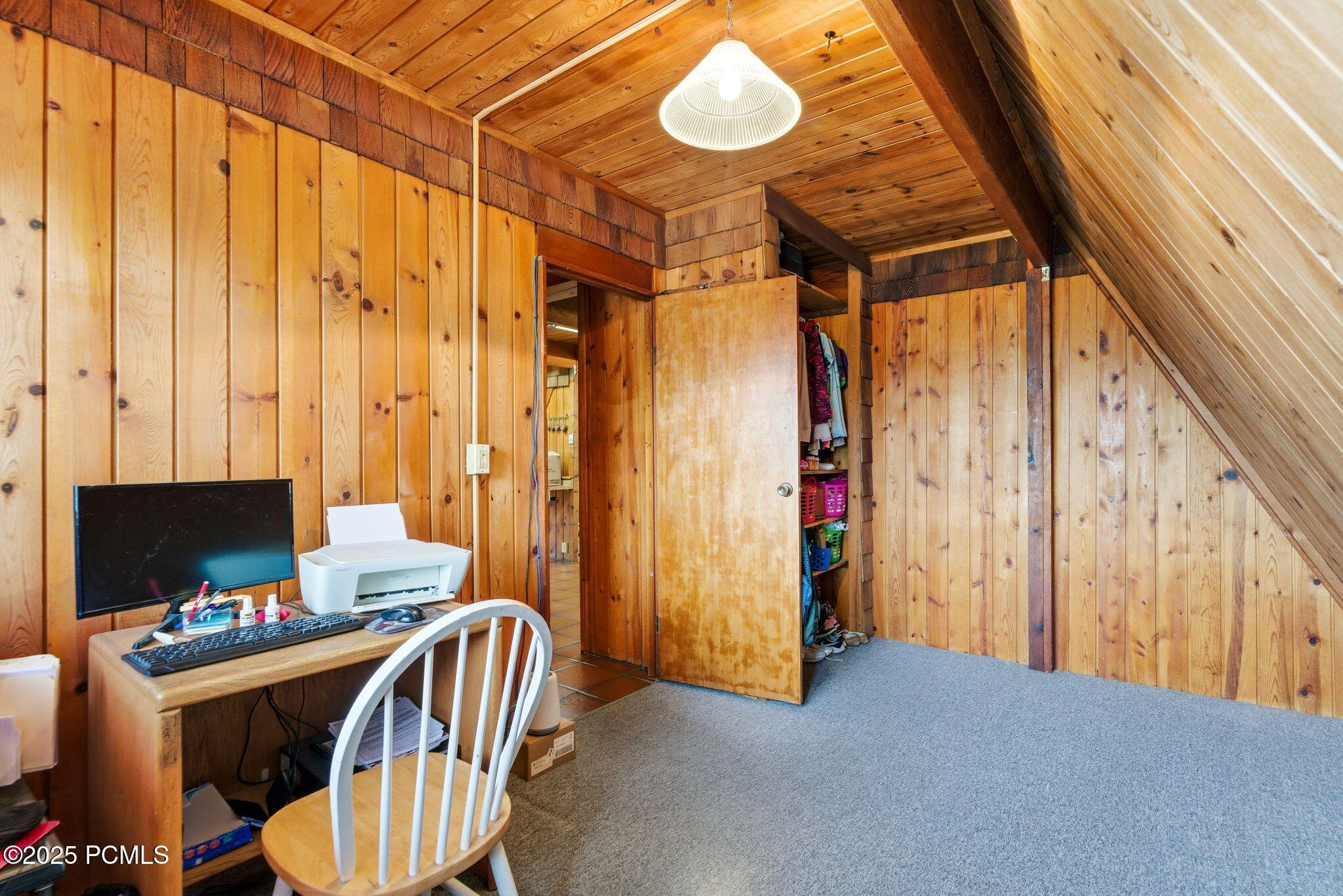 4915 W Ponderosa Drive