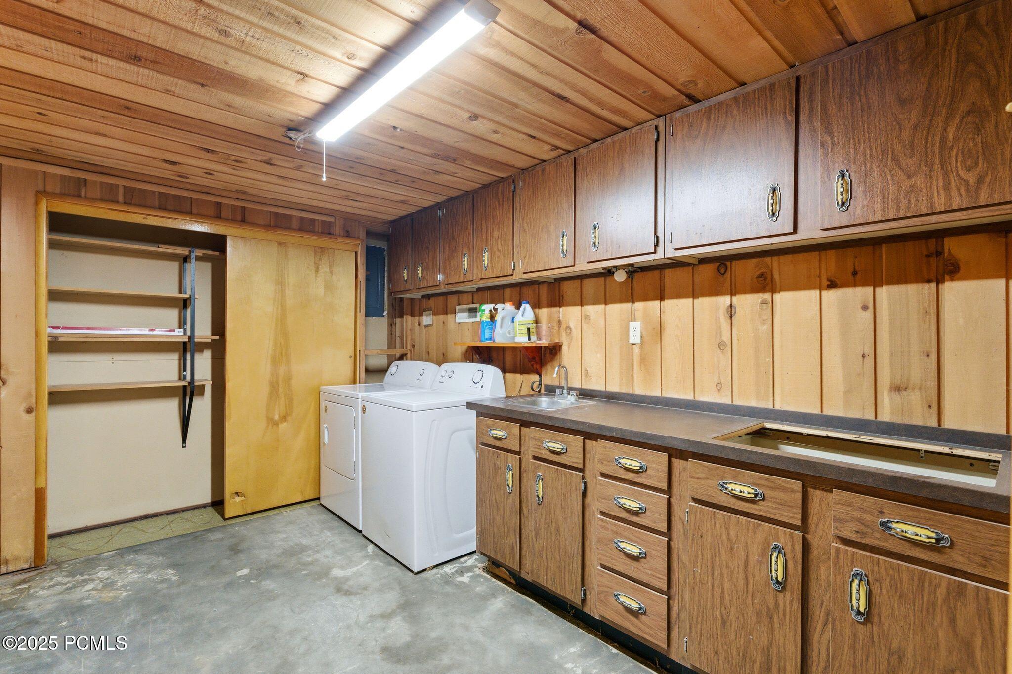 4915 W Ponderosa Drive