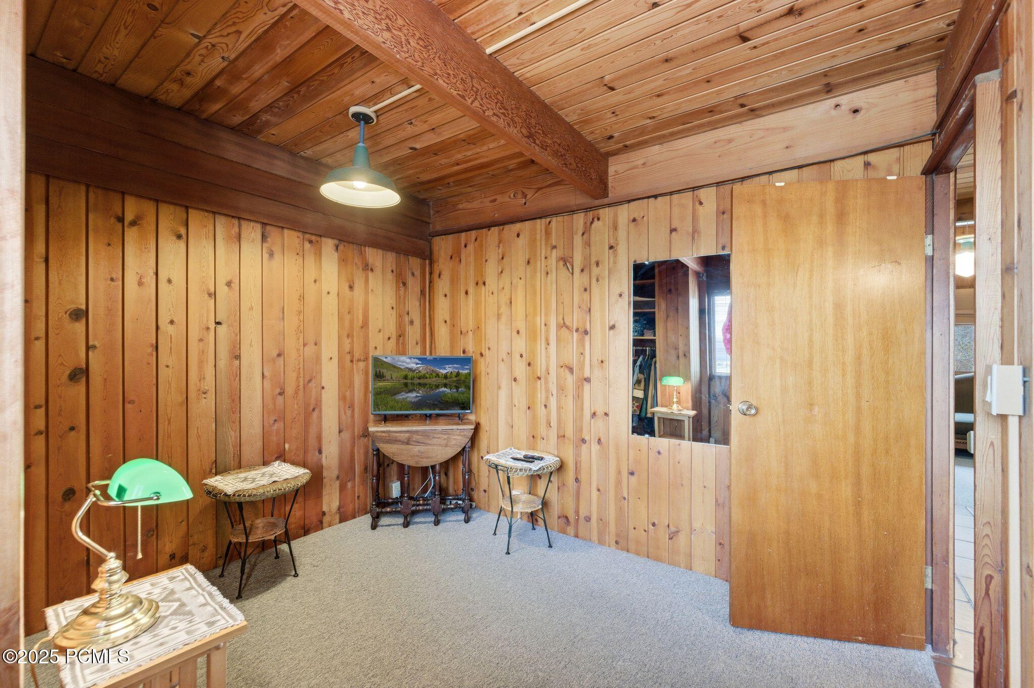 4915 W Ponderosa Drive