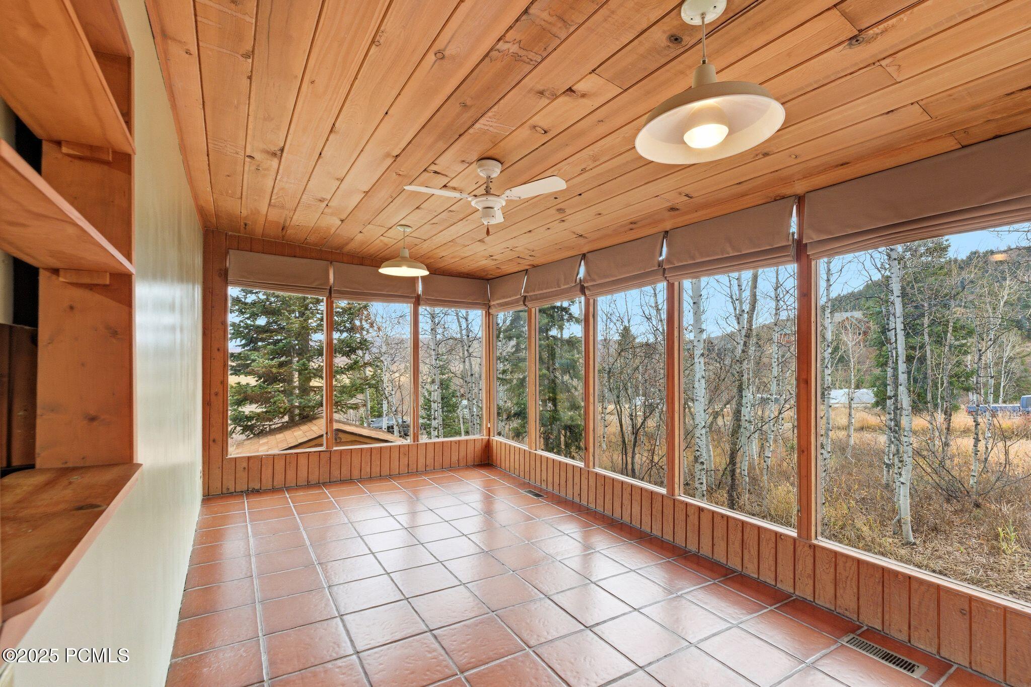 4915 W Ponderosa Drive