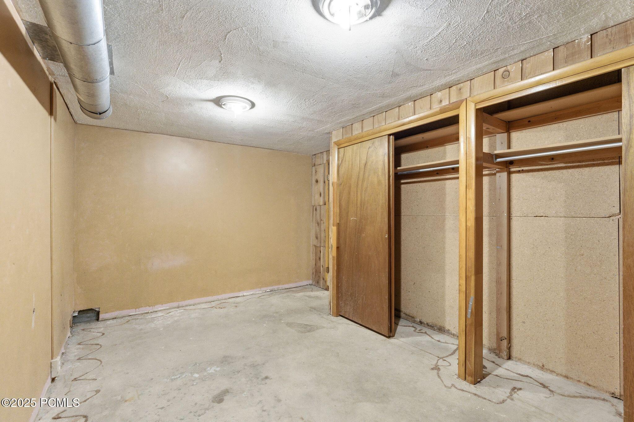 4915 W Ponderosa Drive