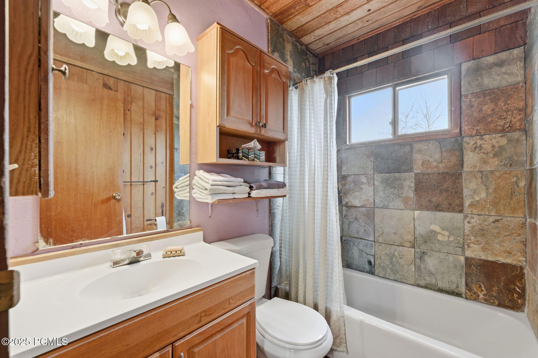 4915 W Ponderosa Drive