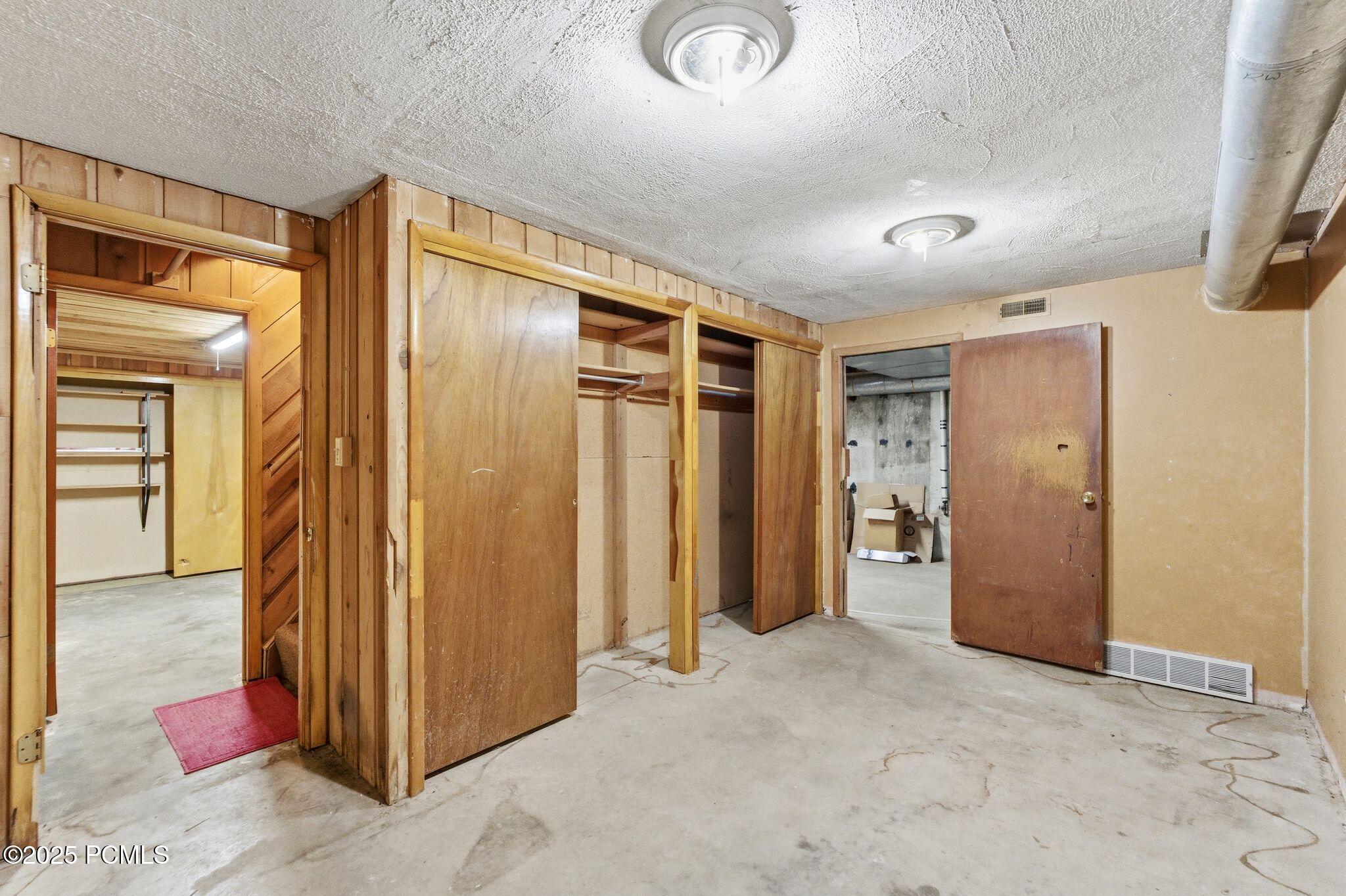 4915 W Ponderosa Drive