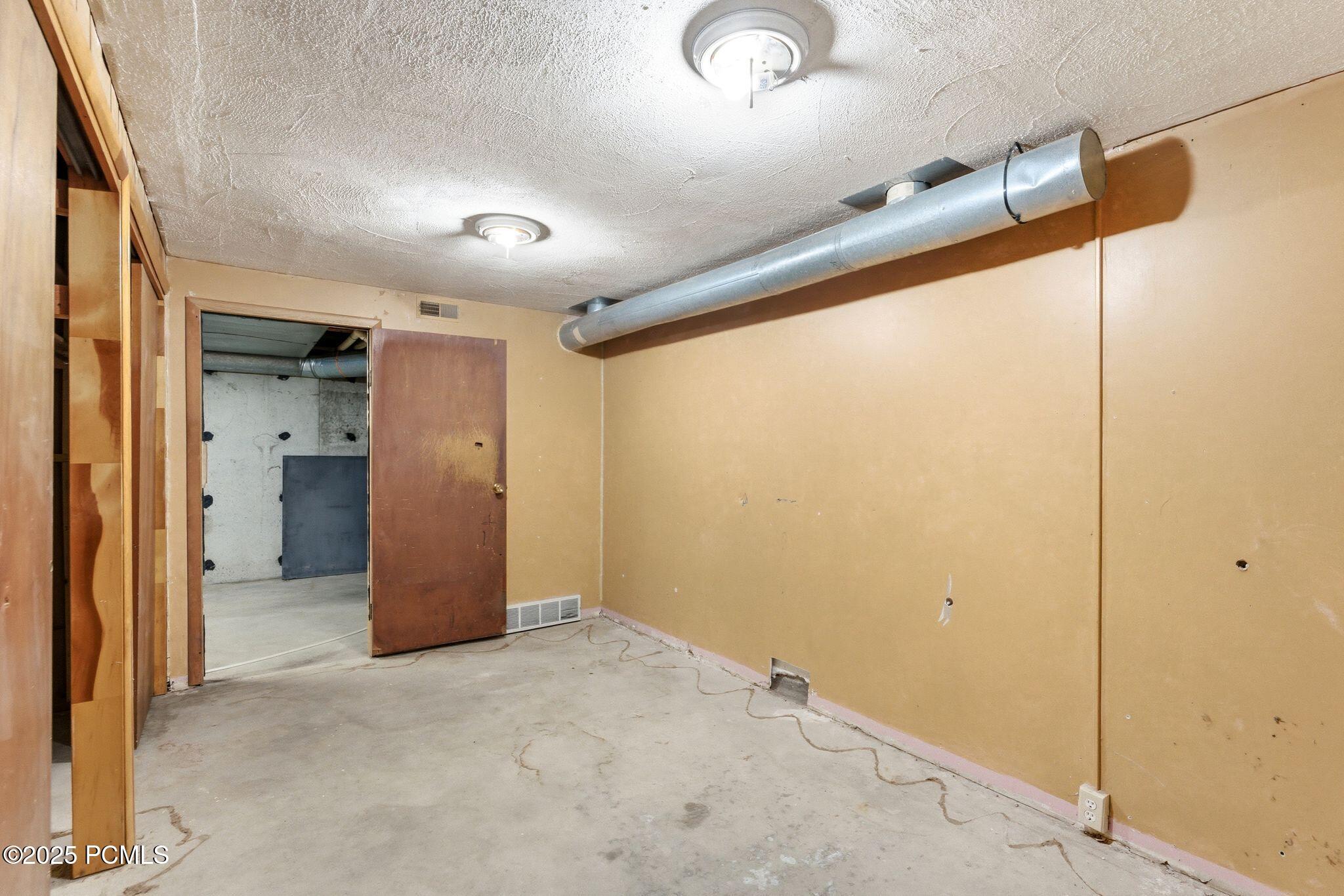 4915 W Ponderosa Drive