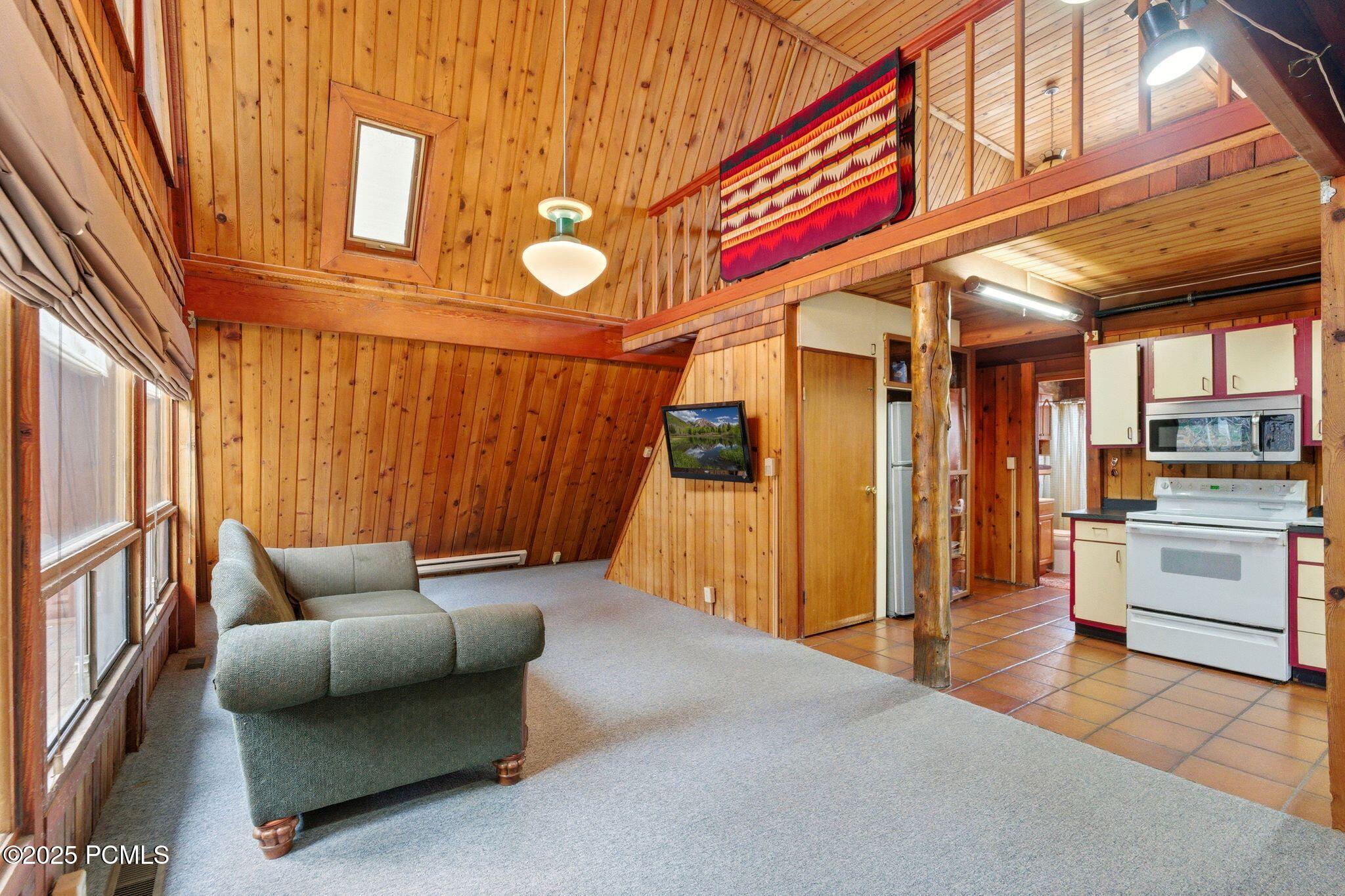 4915 W Ponderosa Drive