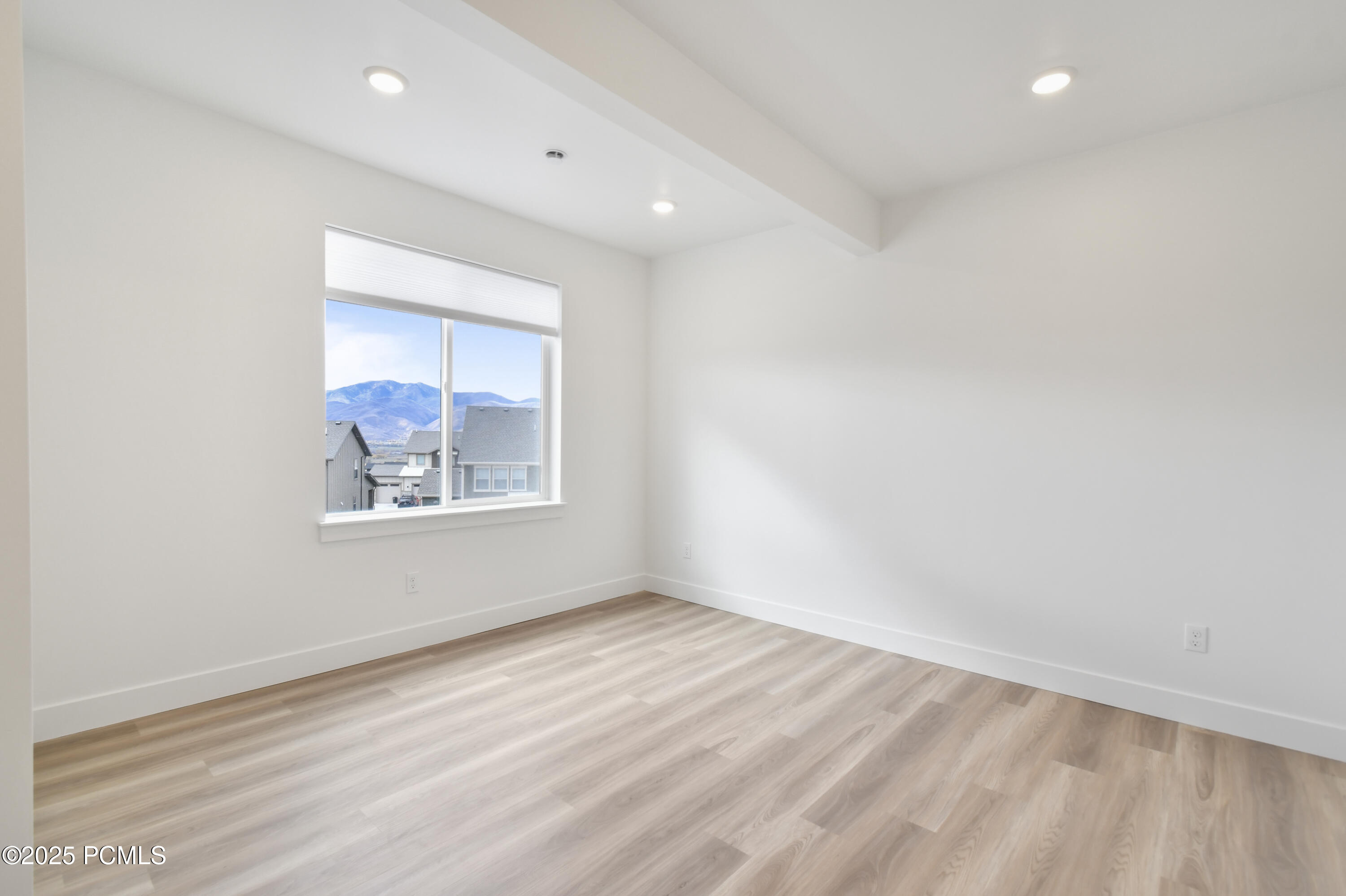 2455 N Meadowside Way