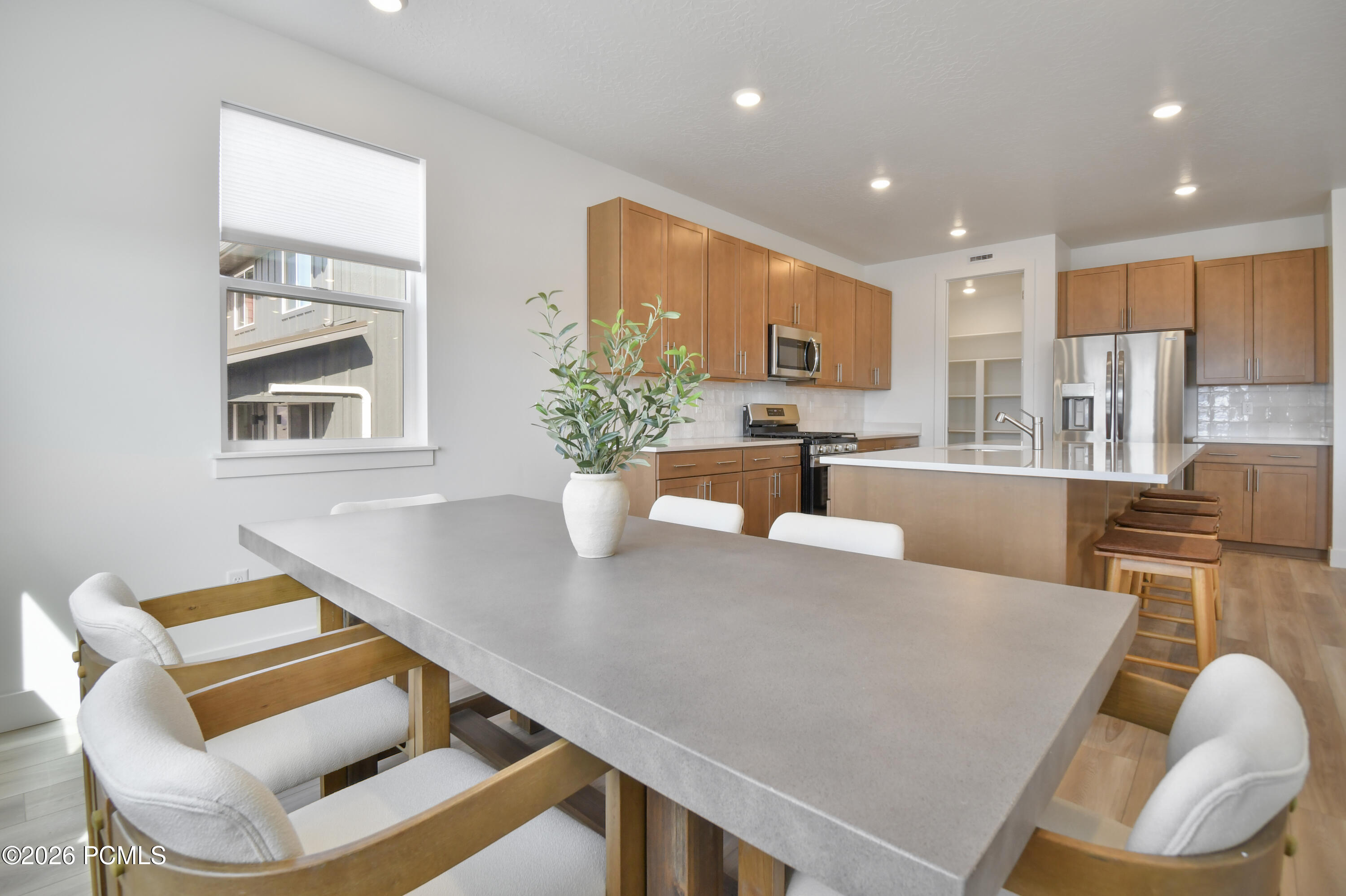 2455 N Meadowside Way