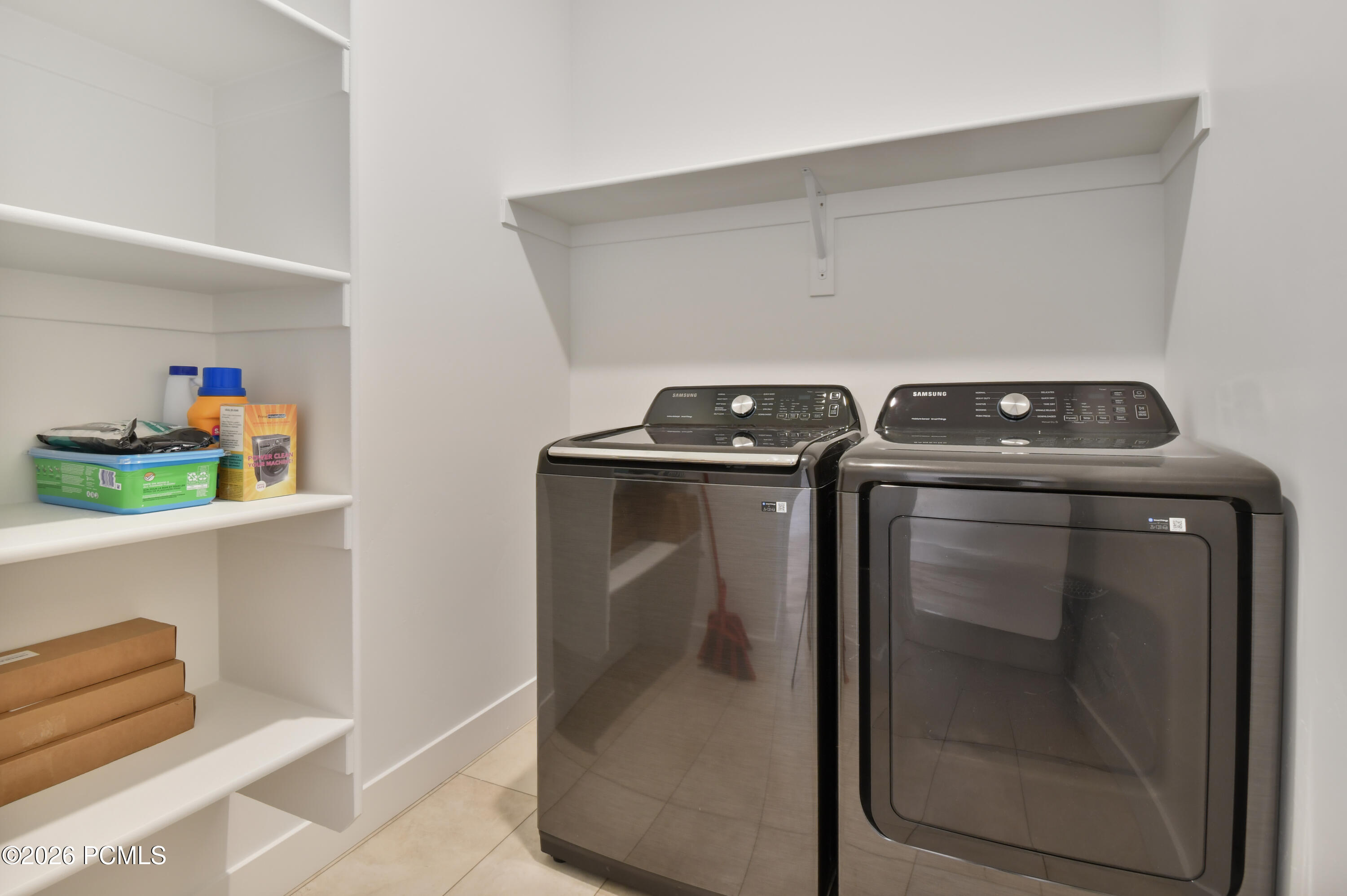 2455 N Meadowside Way