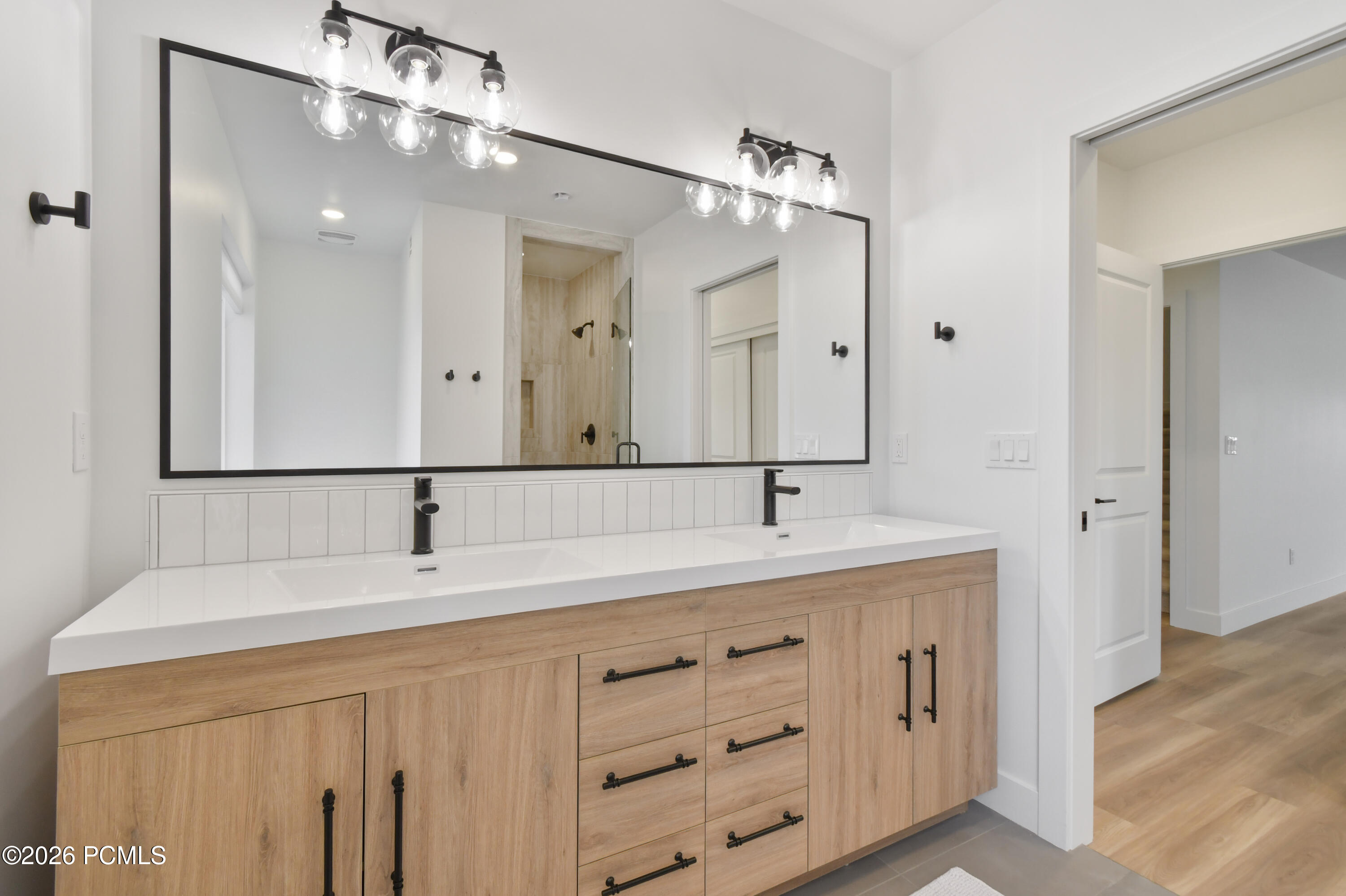 2455 N Meadowside Way