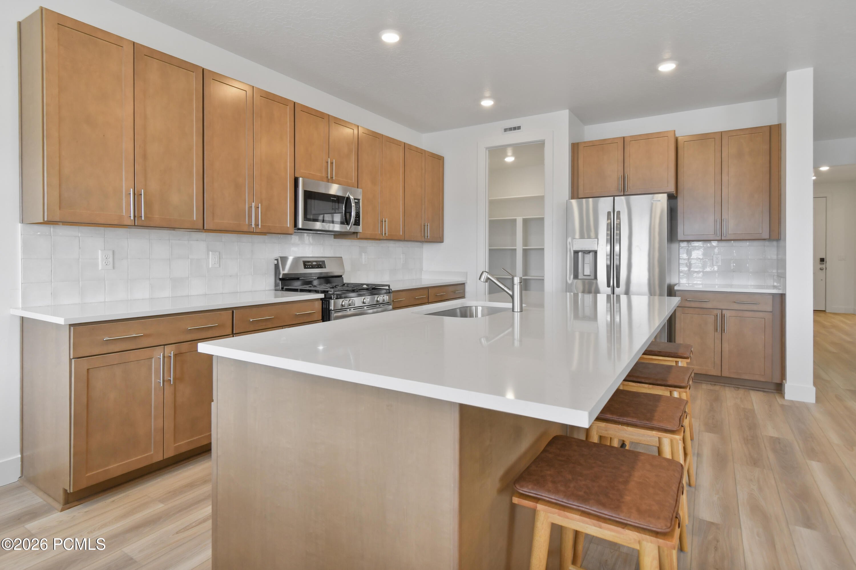 2455 N Meadowside Way