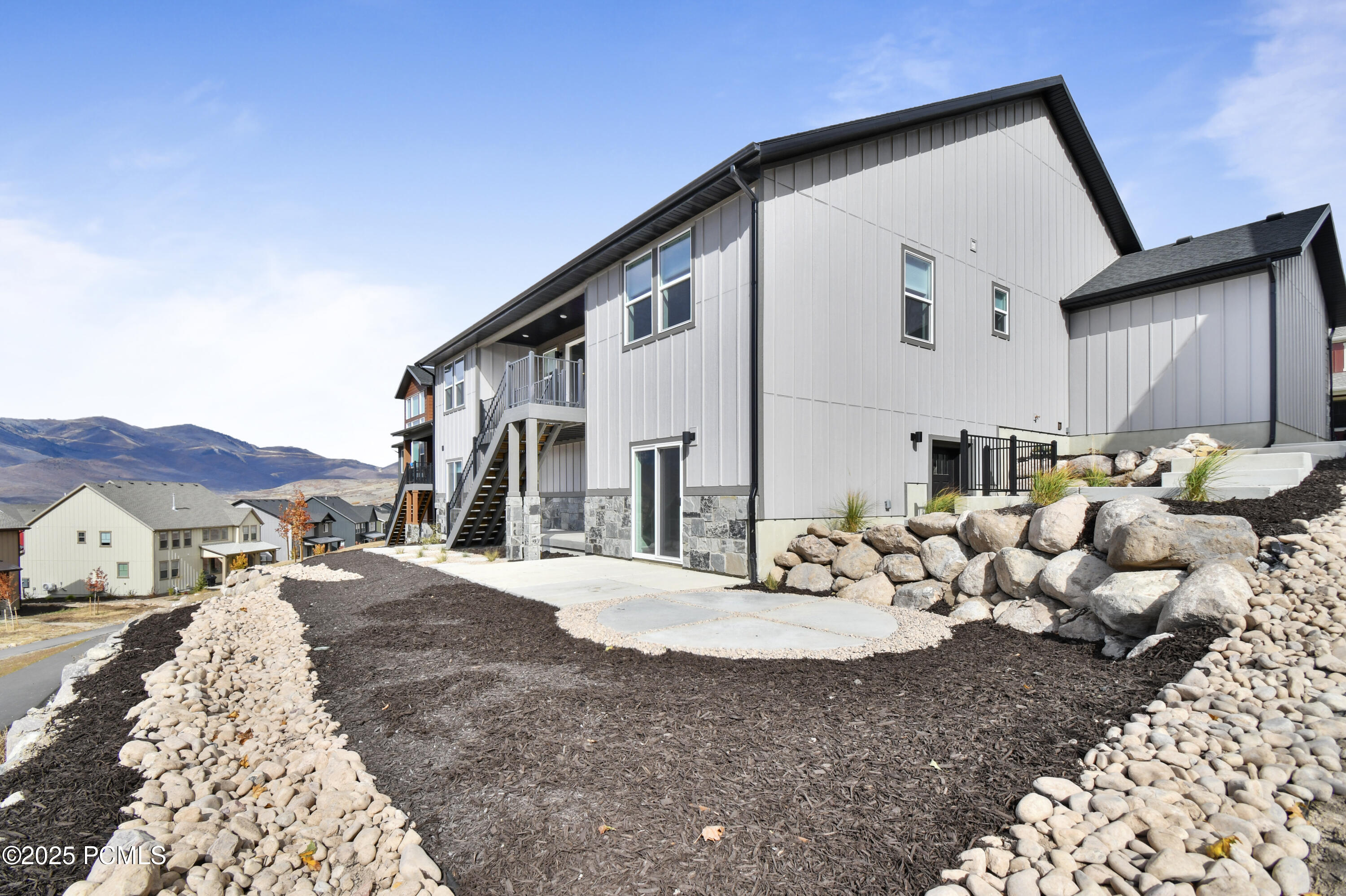 2455 N Meadowside Way