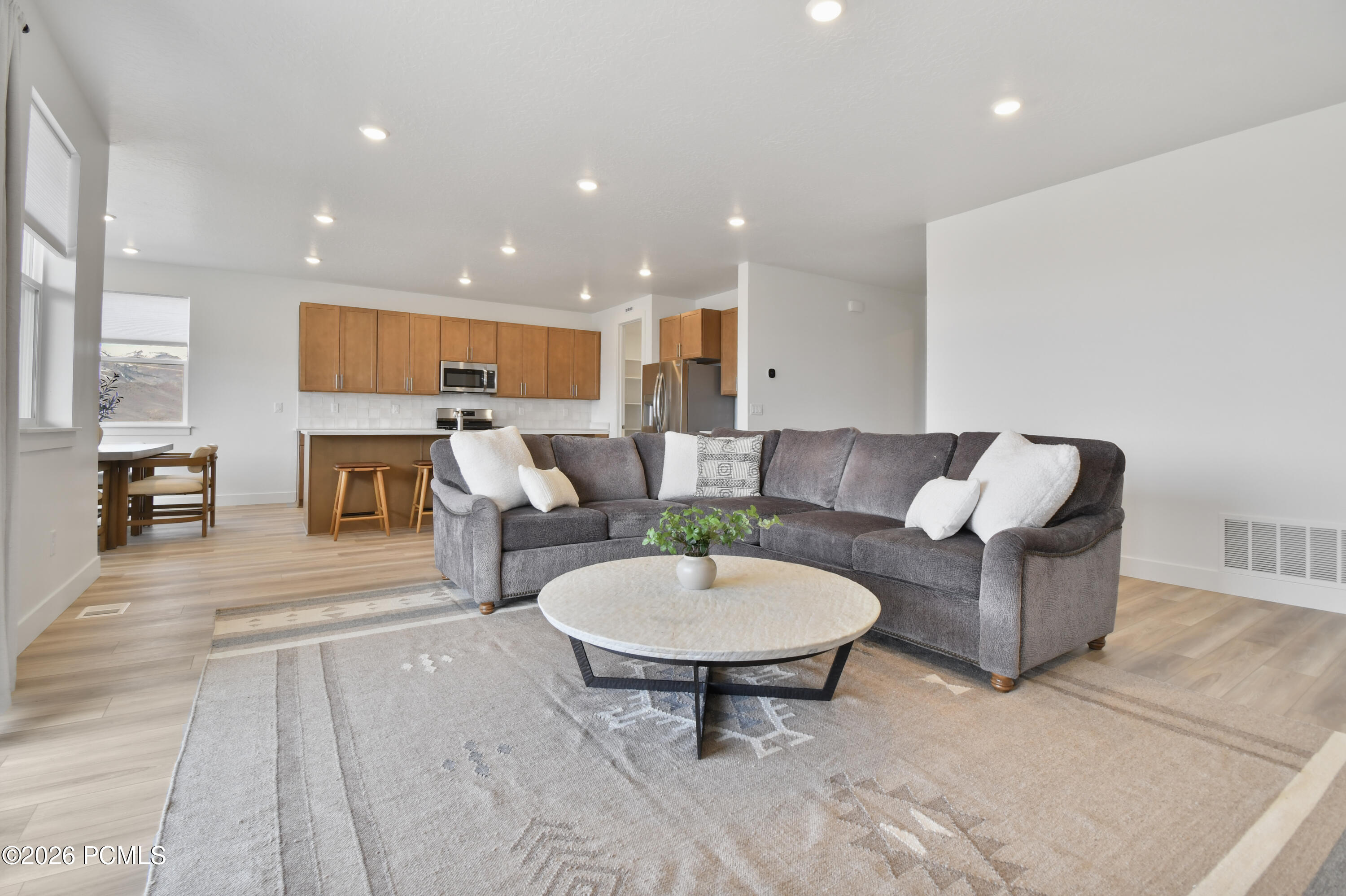 2455 N Meadowside Way