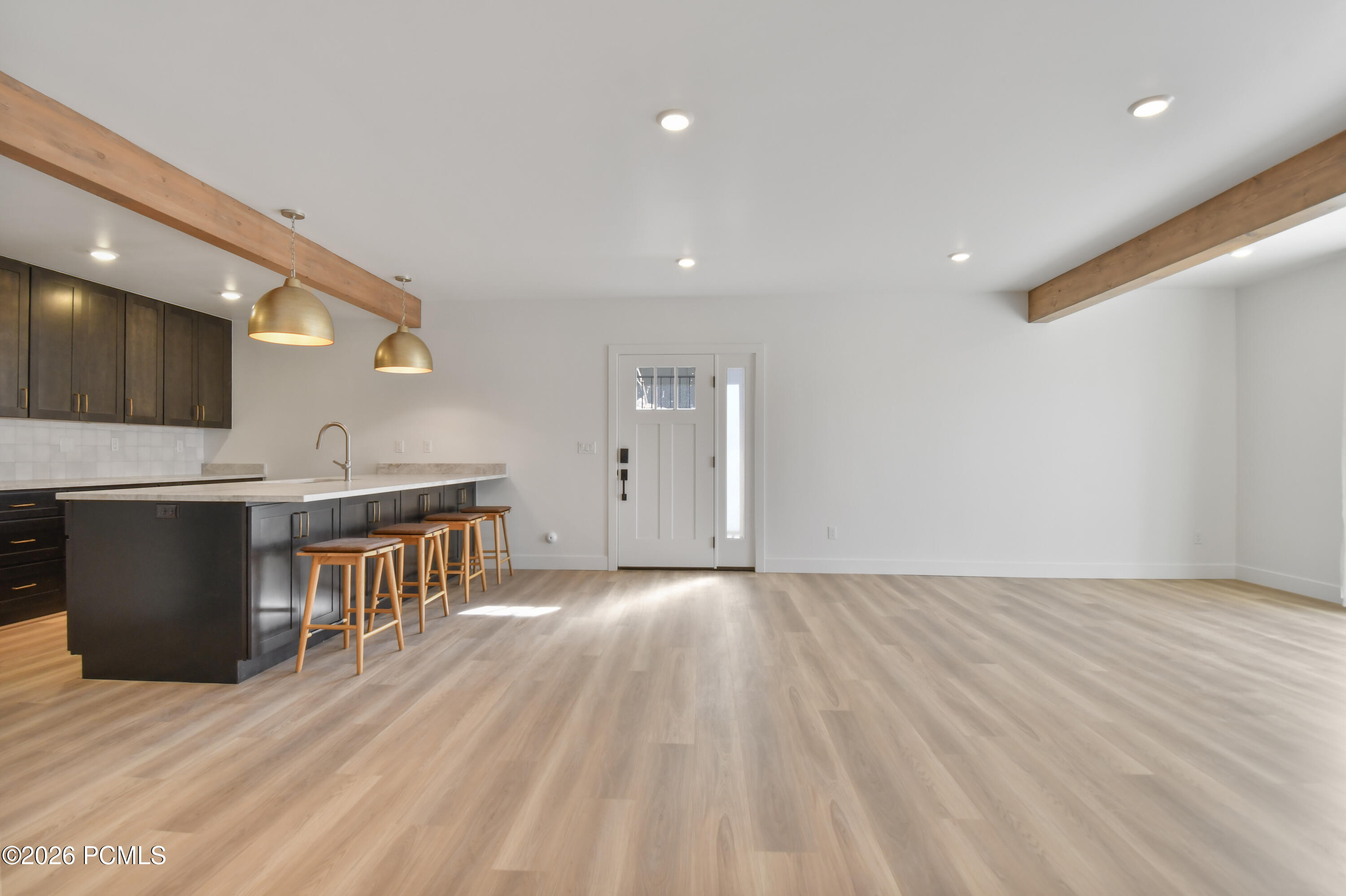 2455 N Meadowside Way