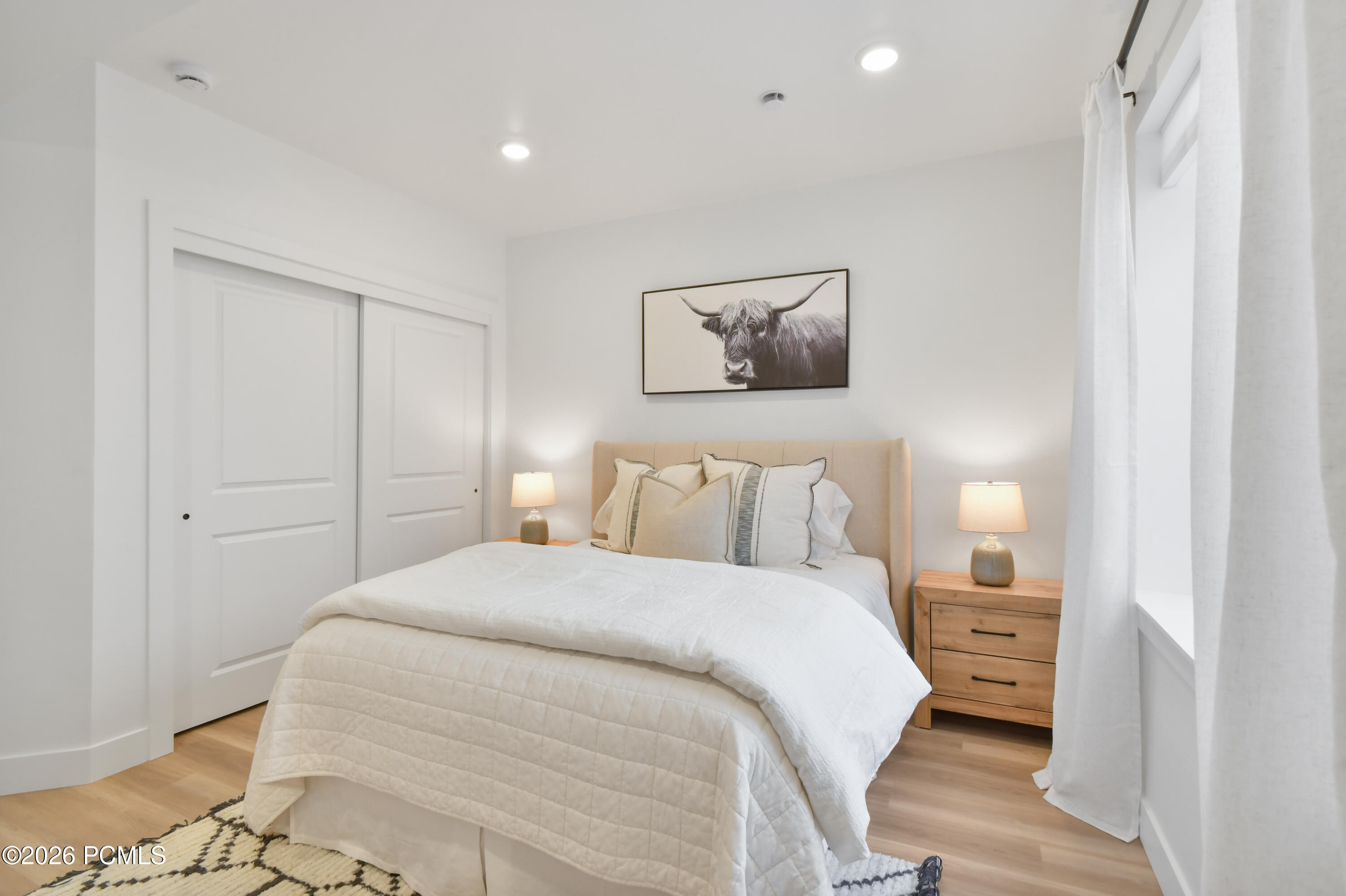 2455 N Meadowside Way