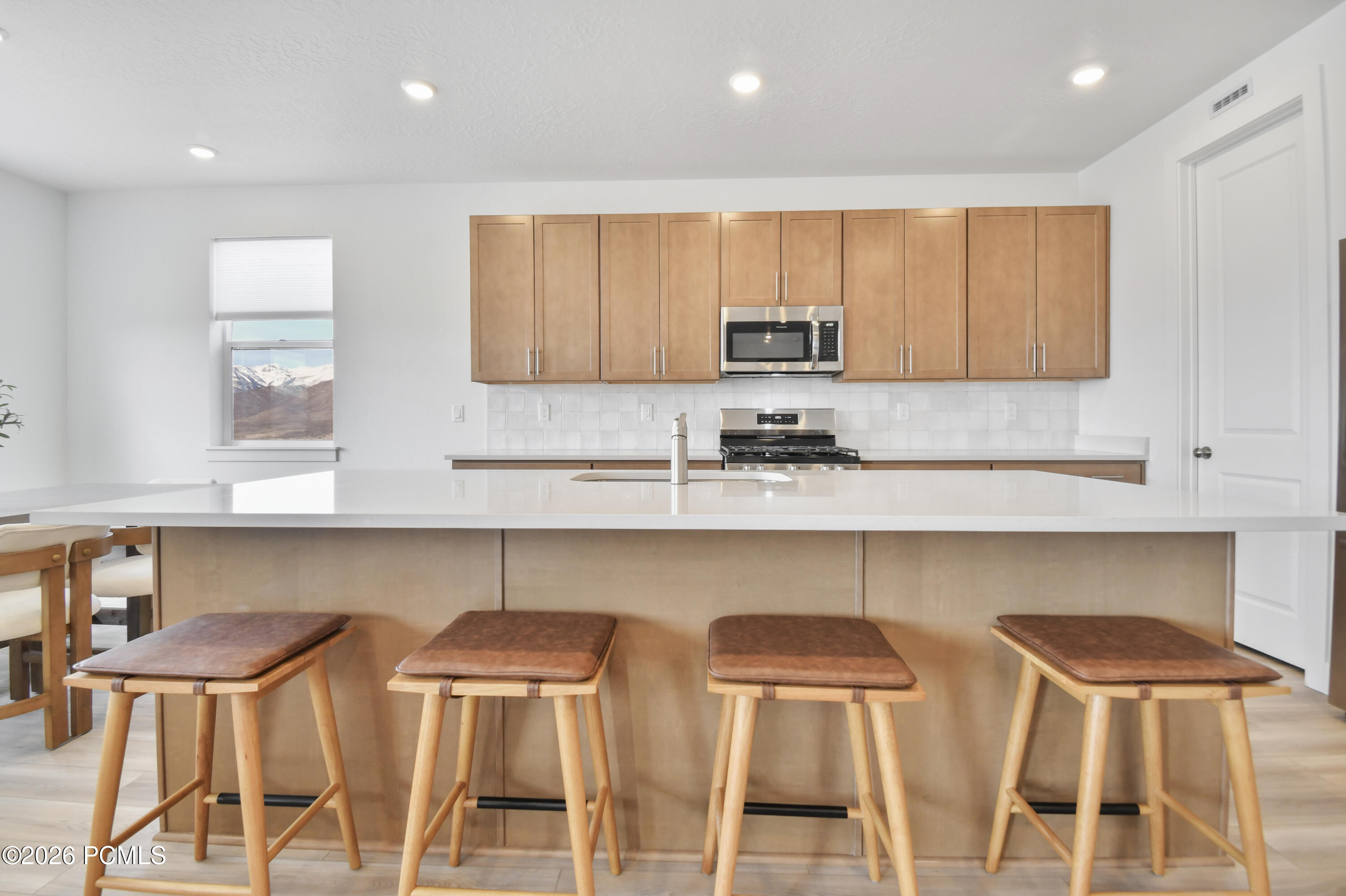 2455 N Meadowside Way