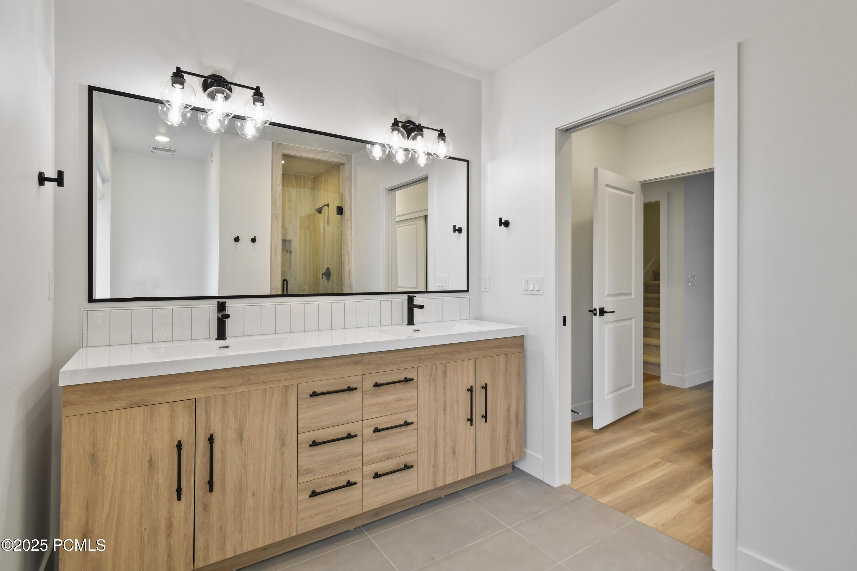 2455 N Meadowside Way