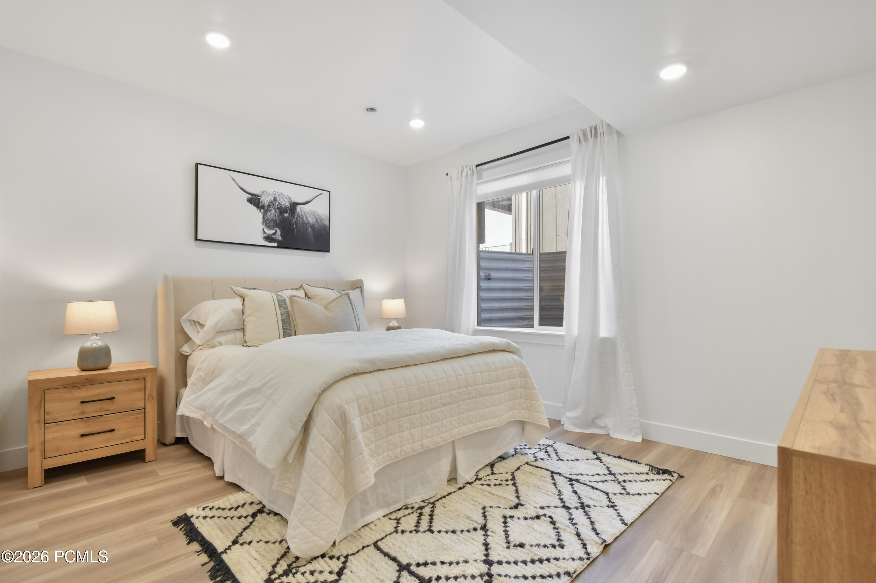 2455 N Meadowside Way