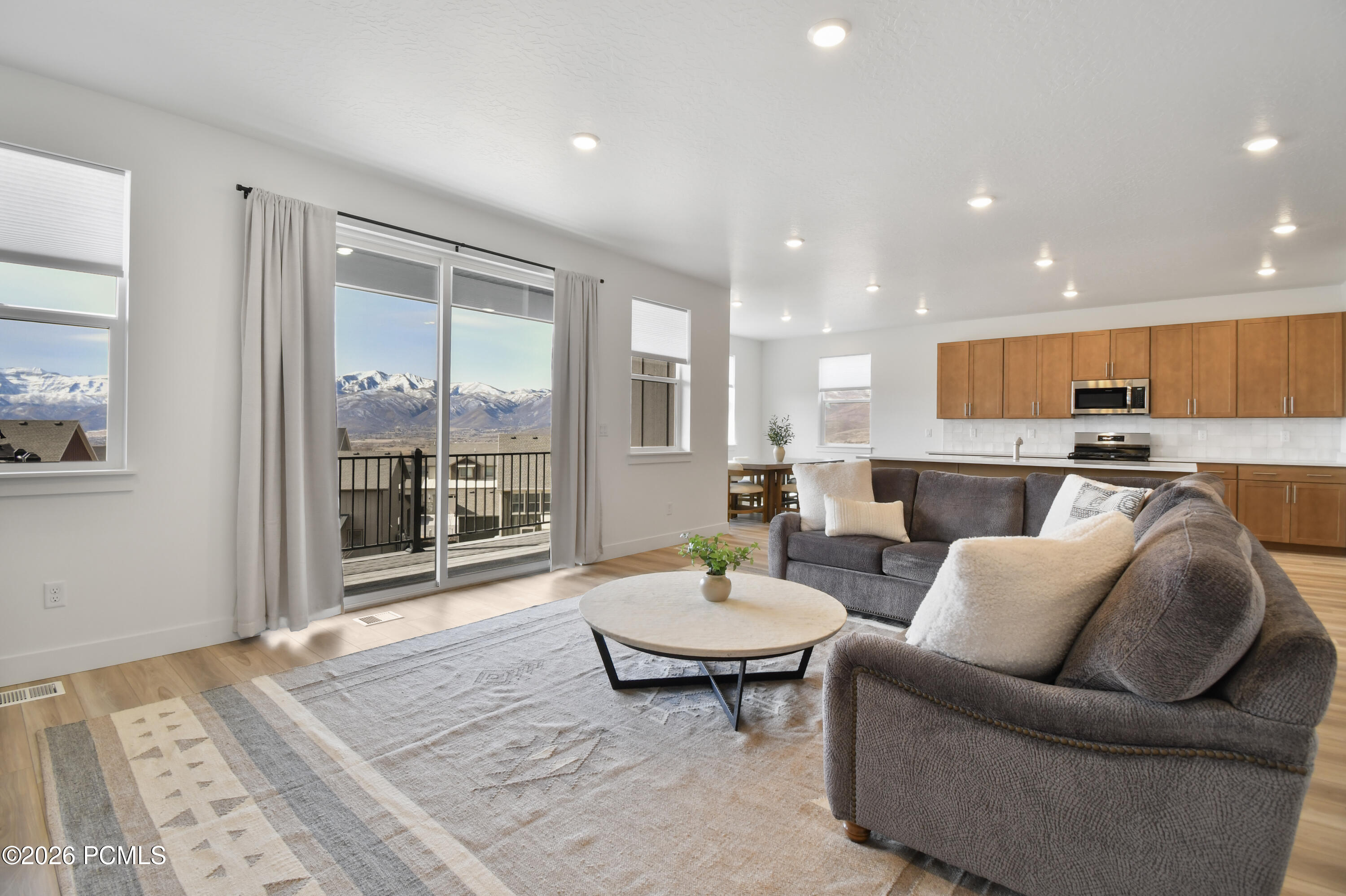 2455 N Meadowside Way