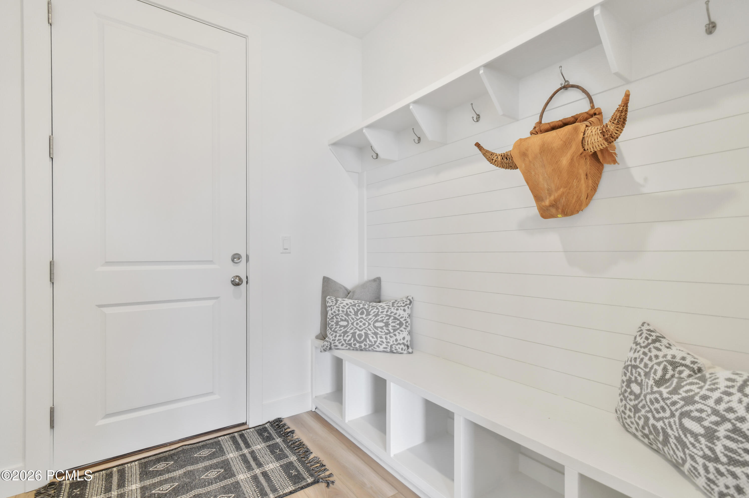 2455 N Meadowside Way