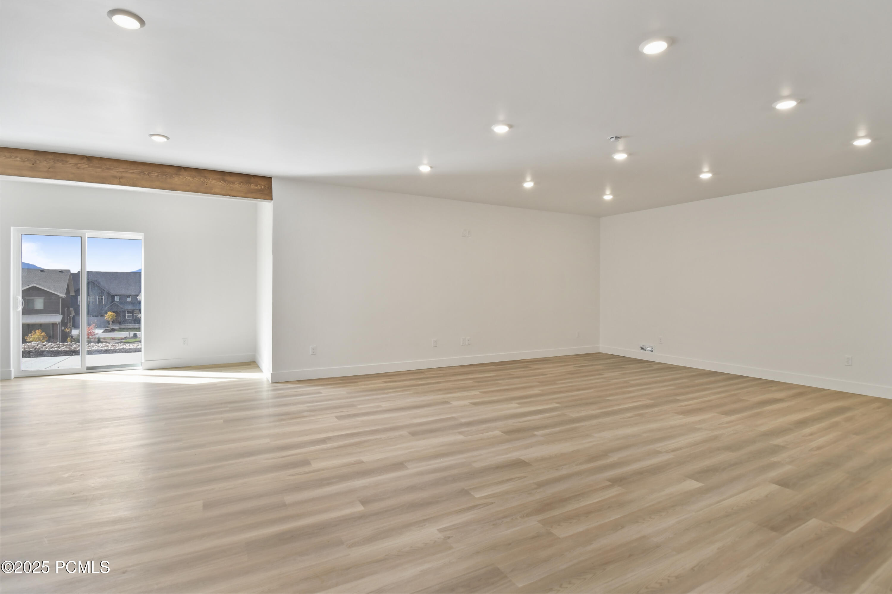 2455 N Meadowside Way