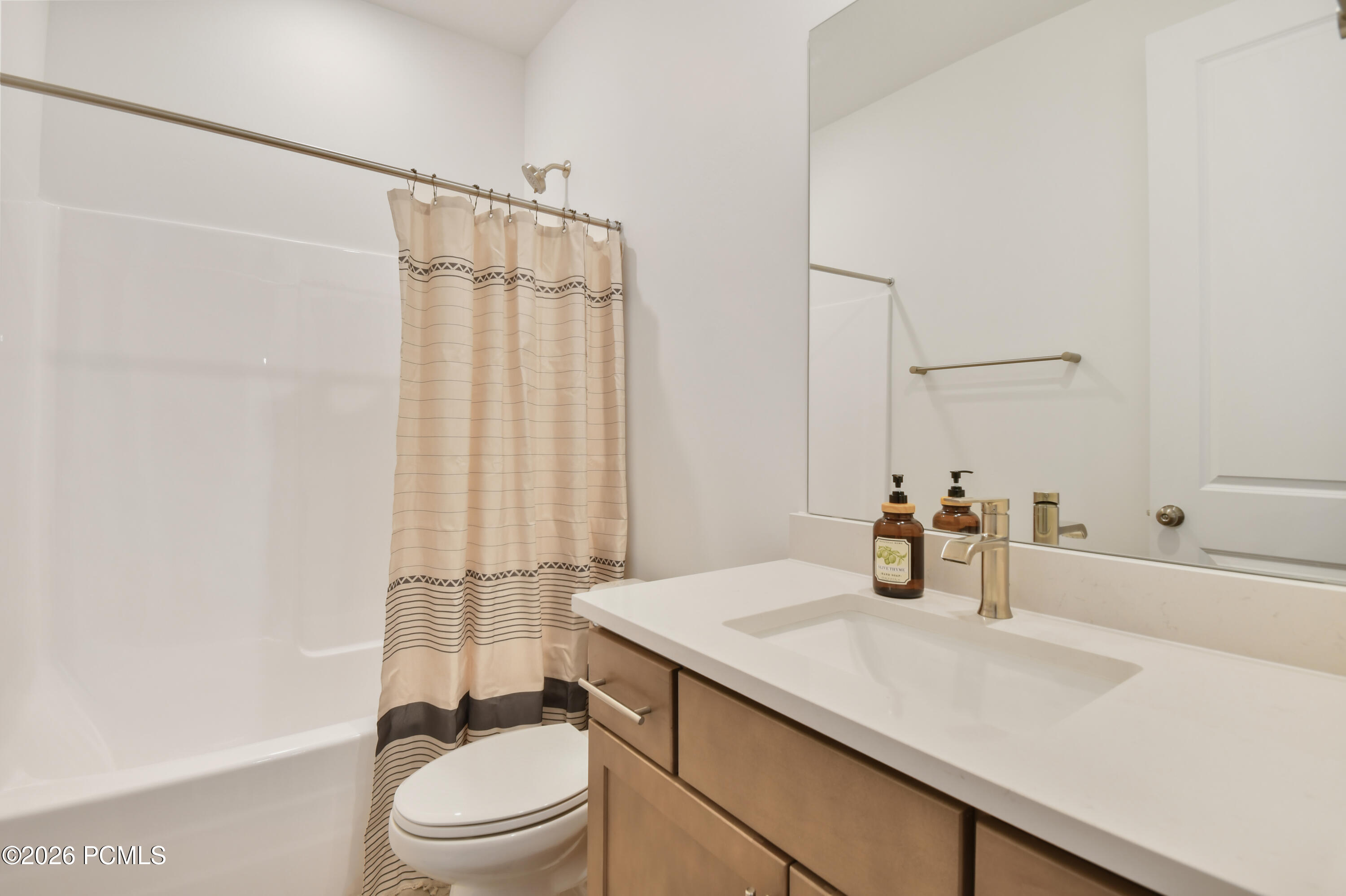 2455 N Meadowside Way