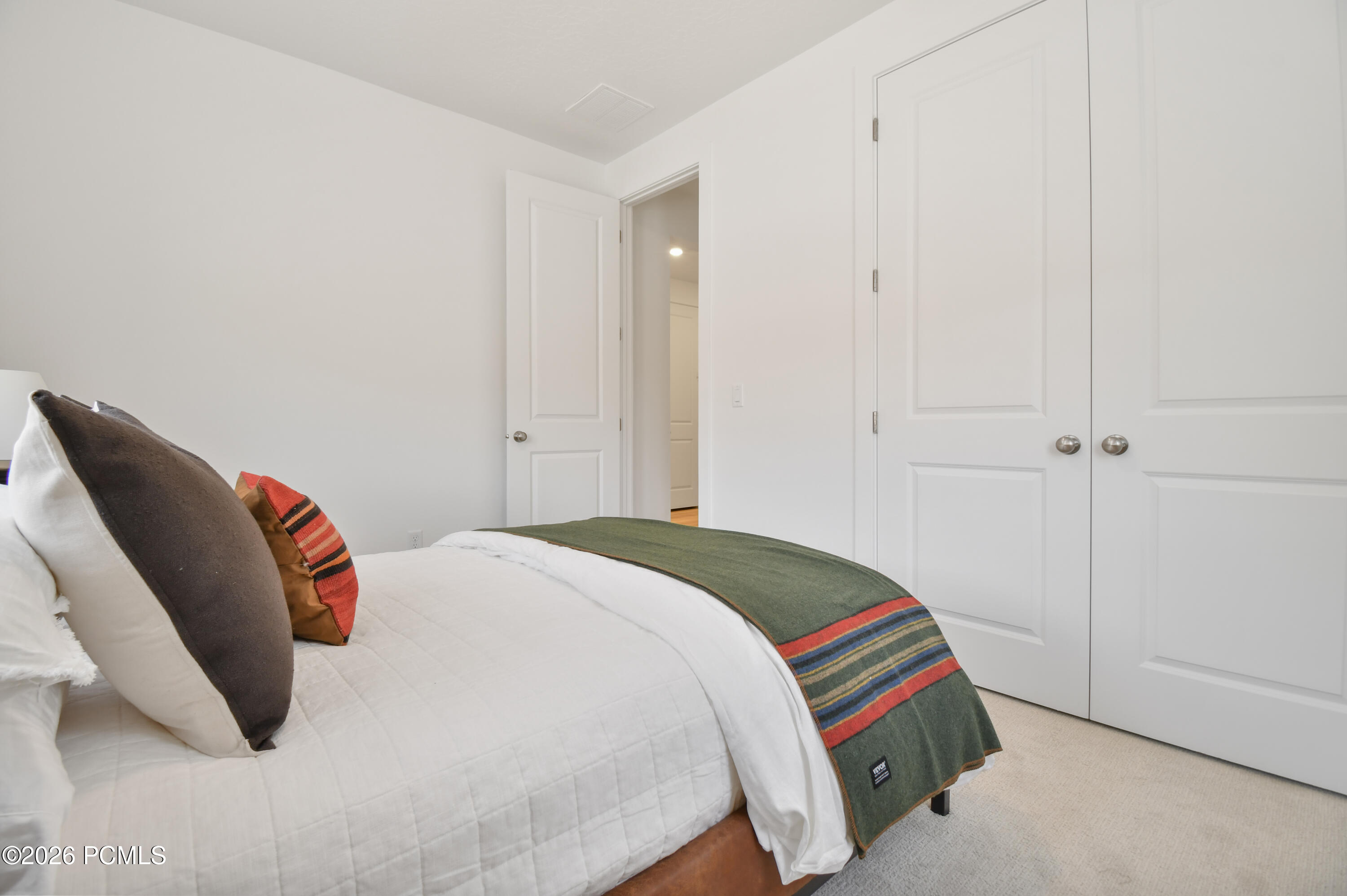 2455 N Meadowside Way