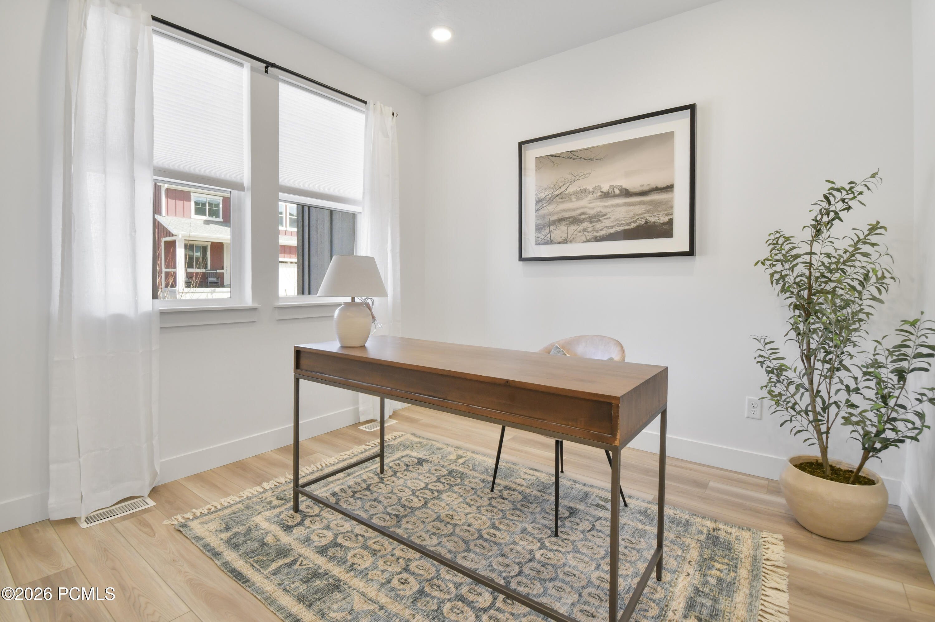 2455 N Meadowside Way