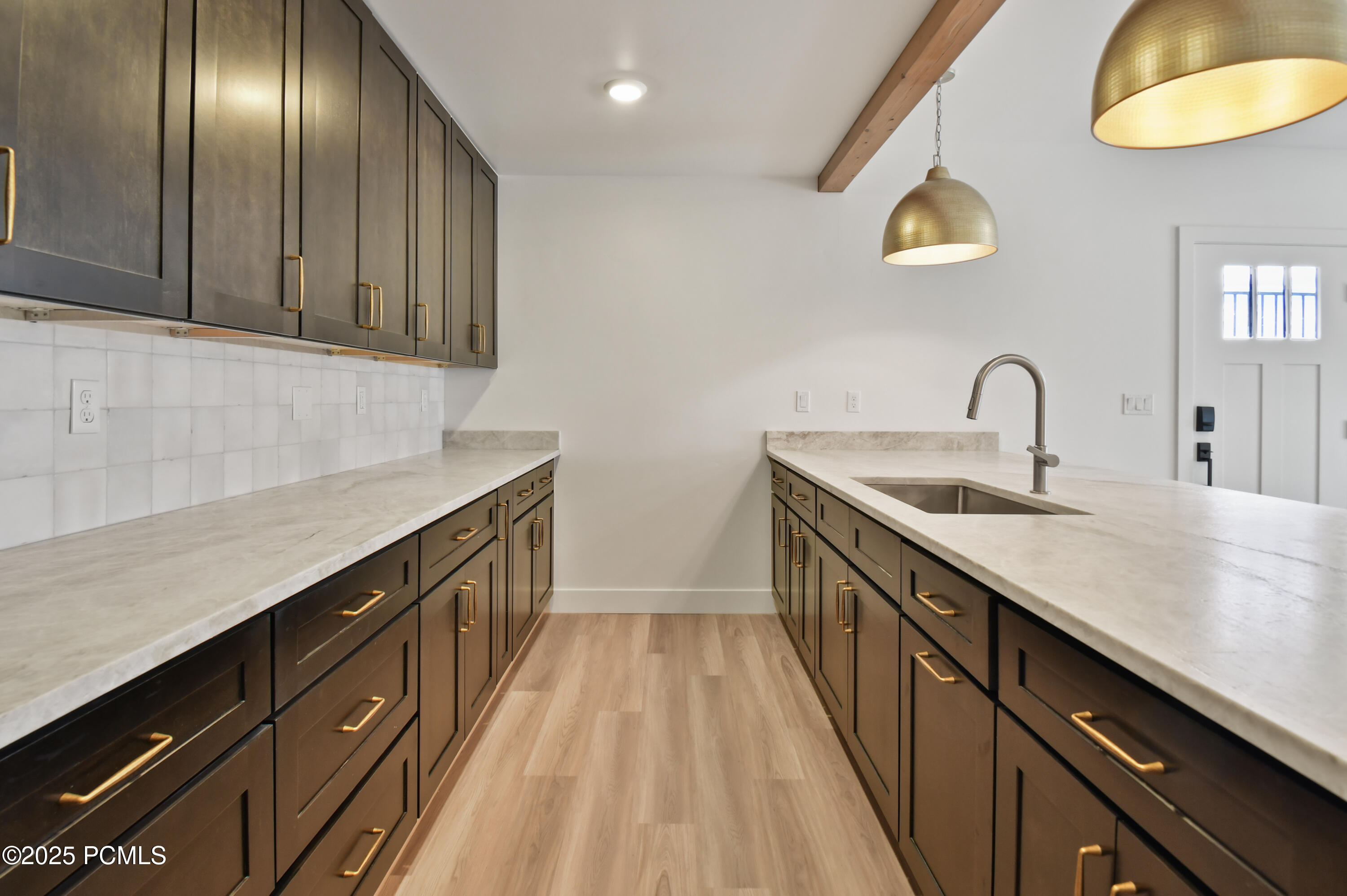 2455 N Meadowside Way