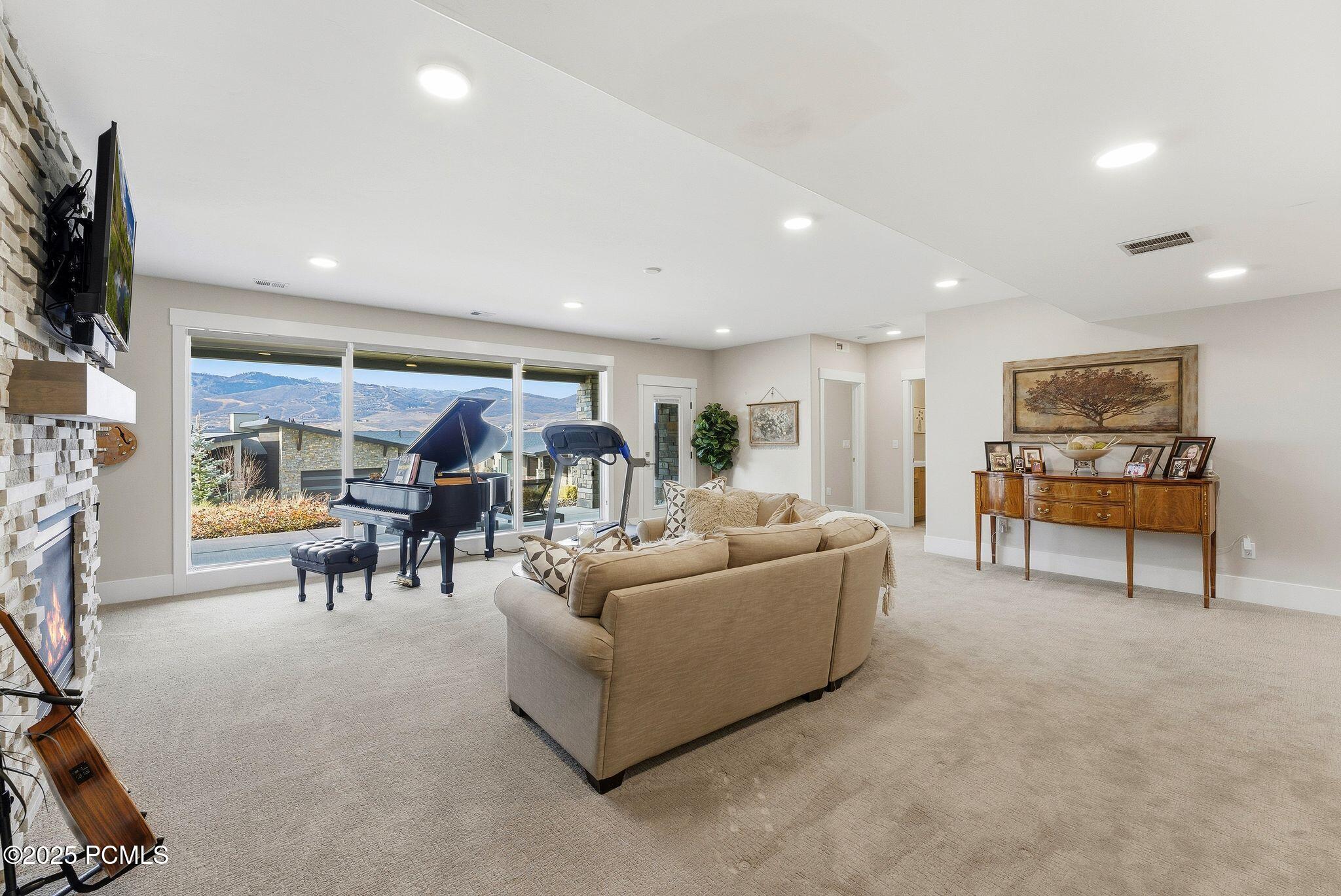 11525 N Upside Drive