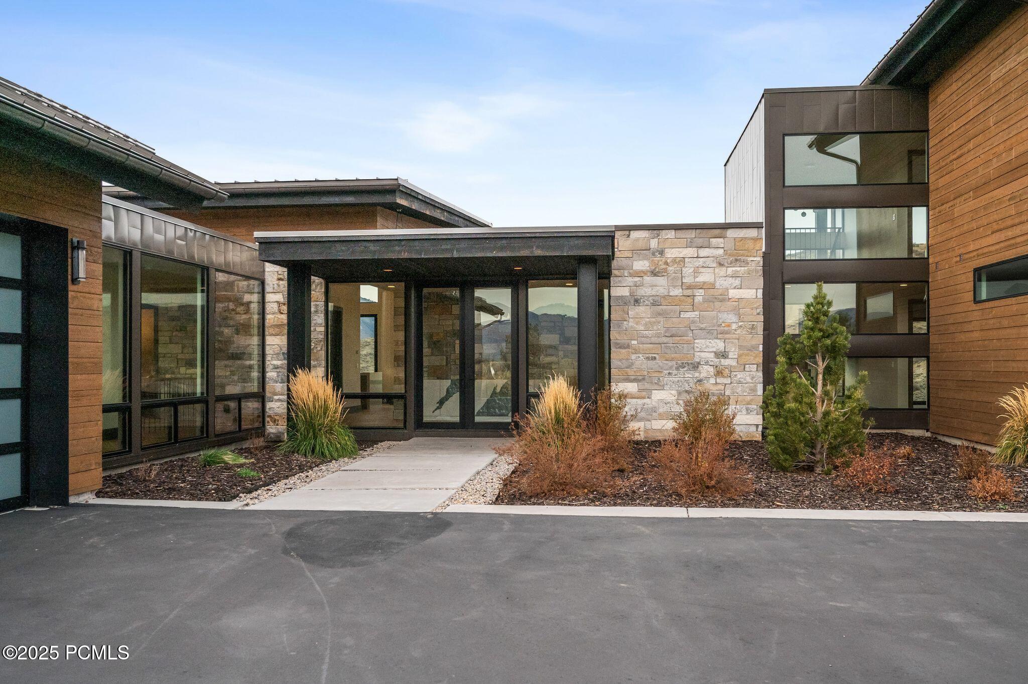 2005 Lookout Peak Circle