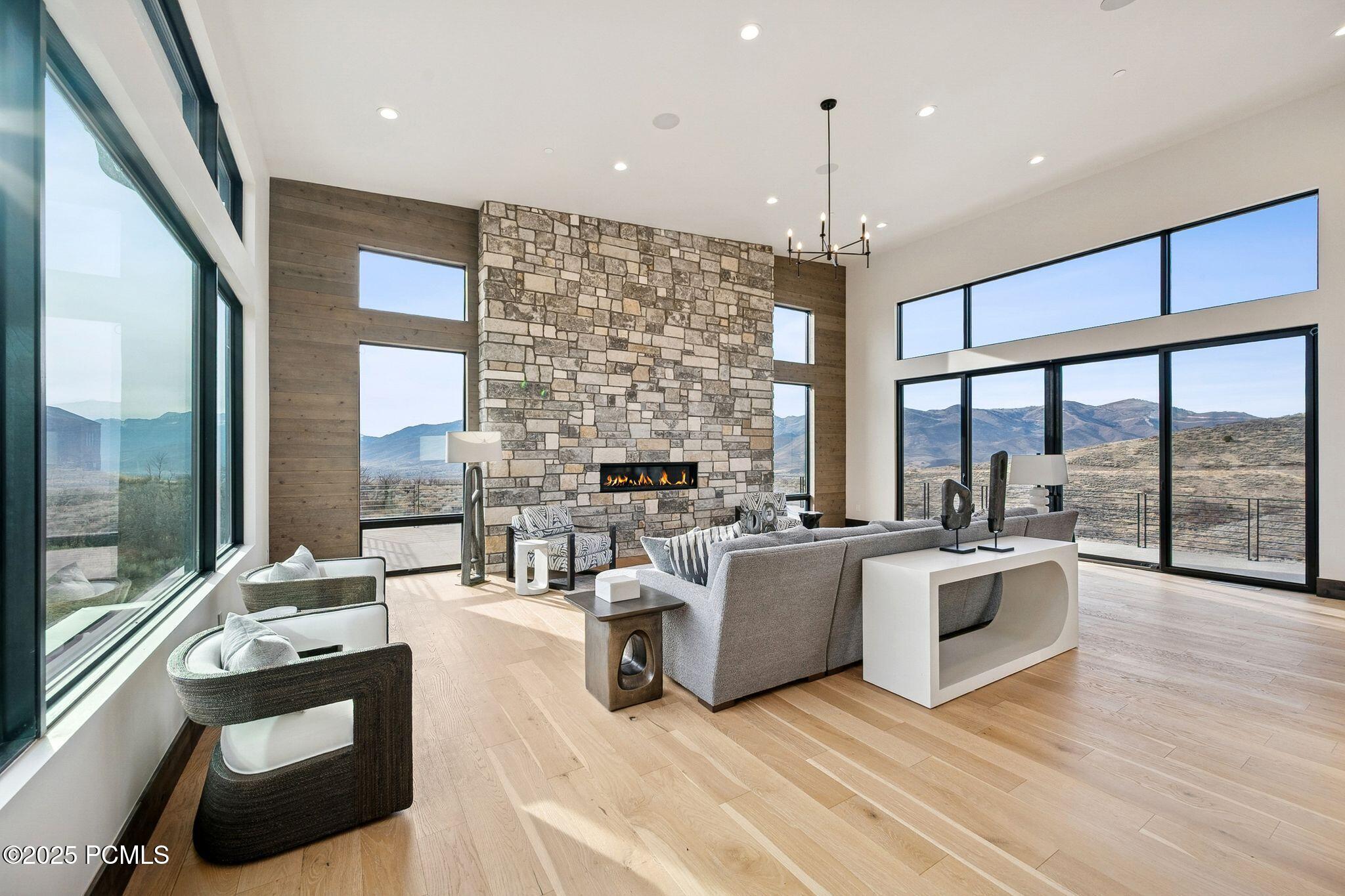 2005 Lookout Peak Circle