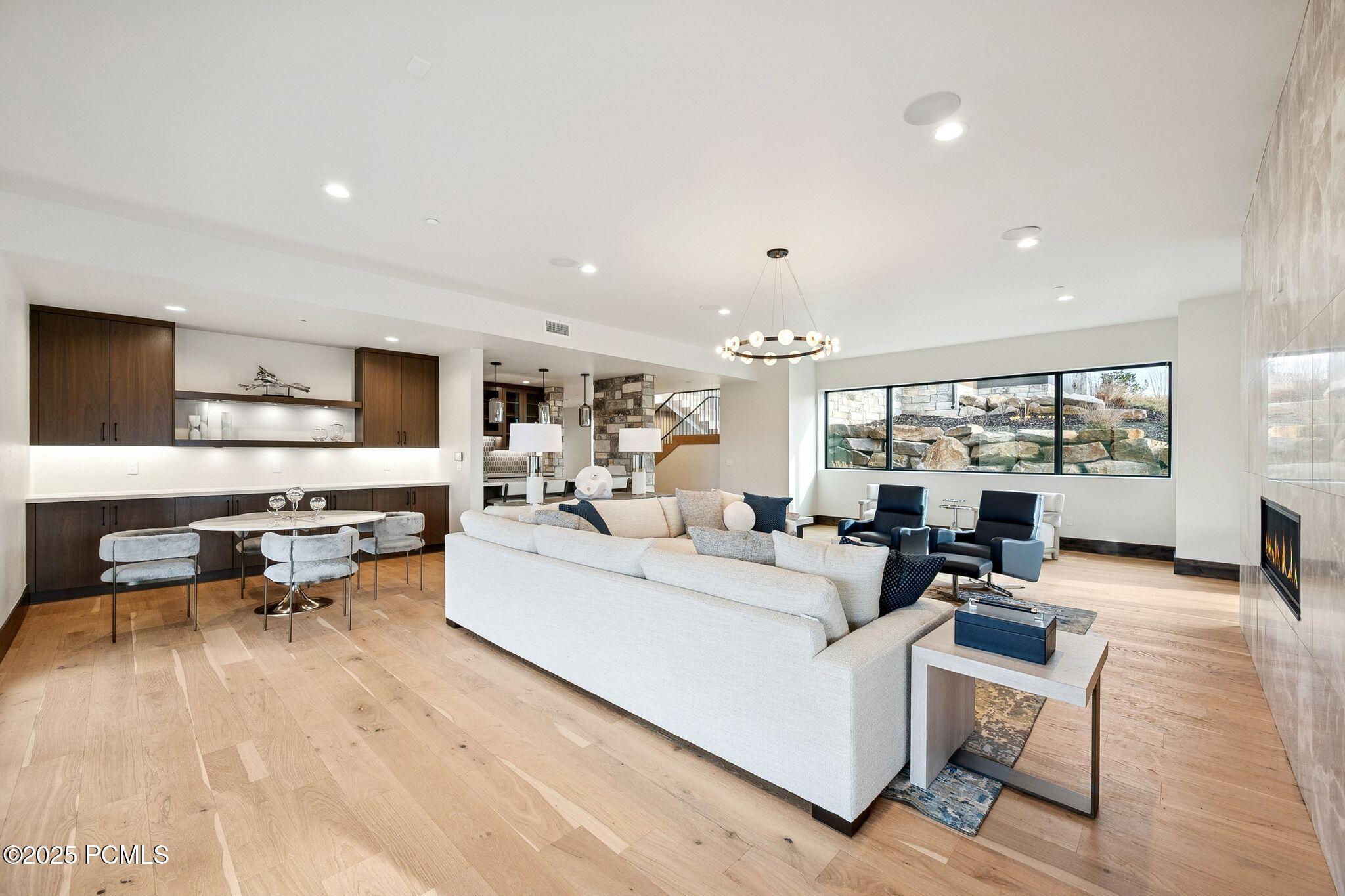 2005 Lookout Peak Circle