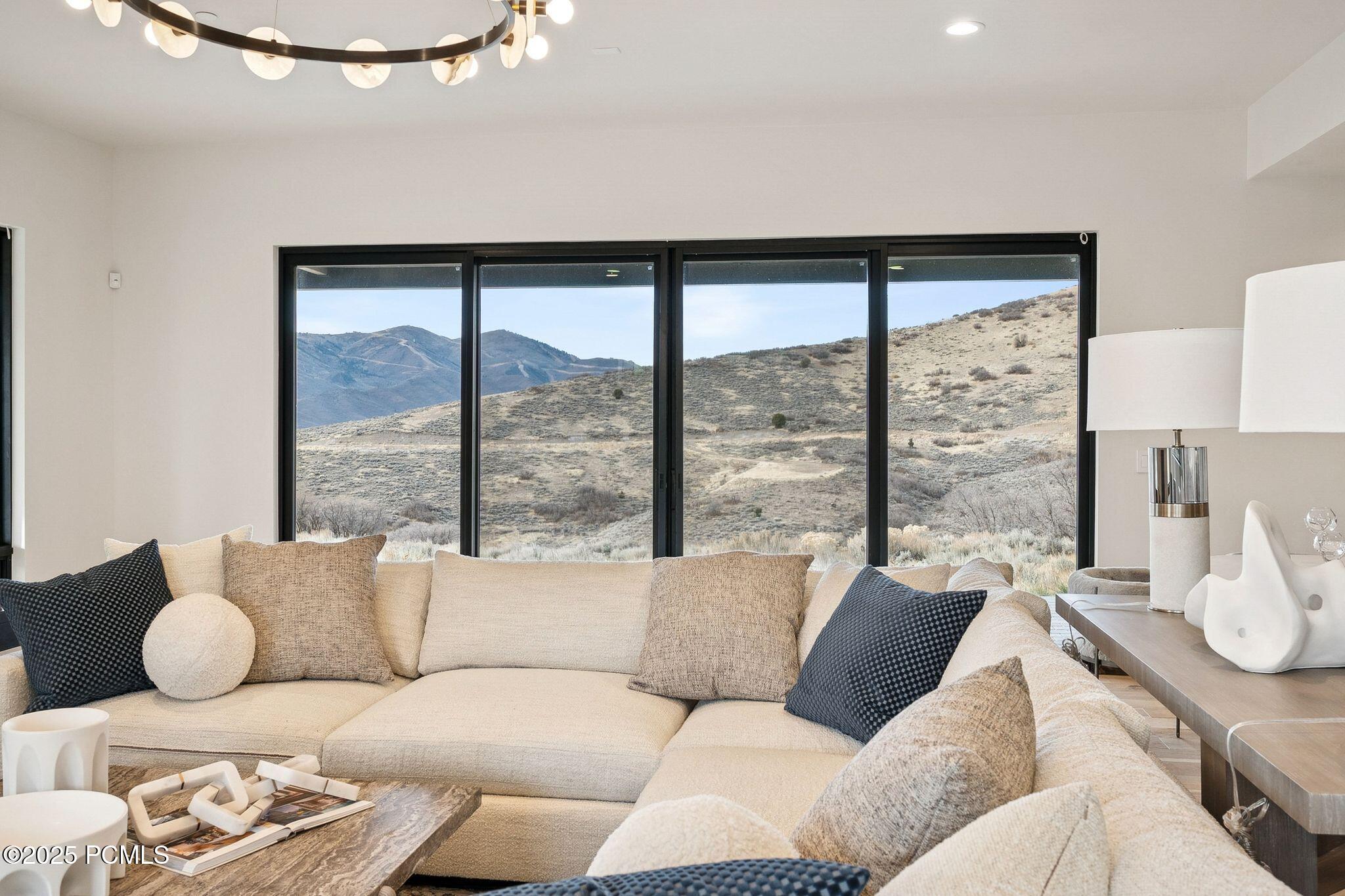 2005 Lookout Peak Circle