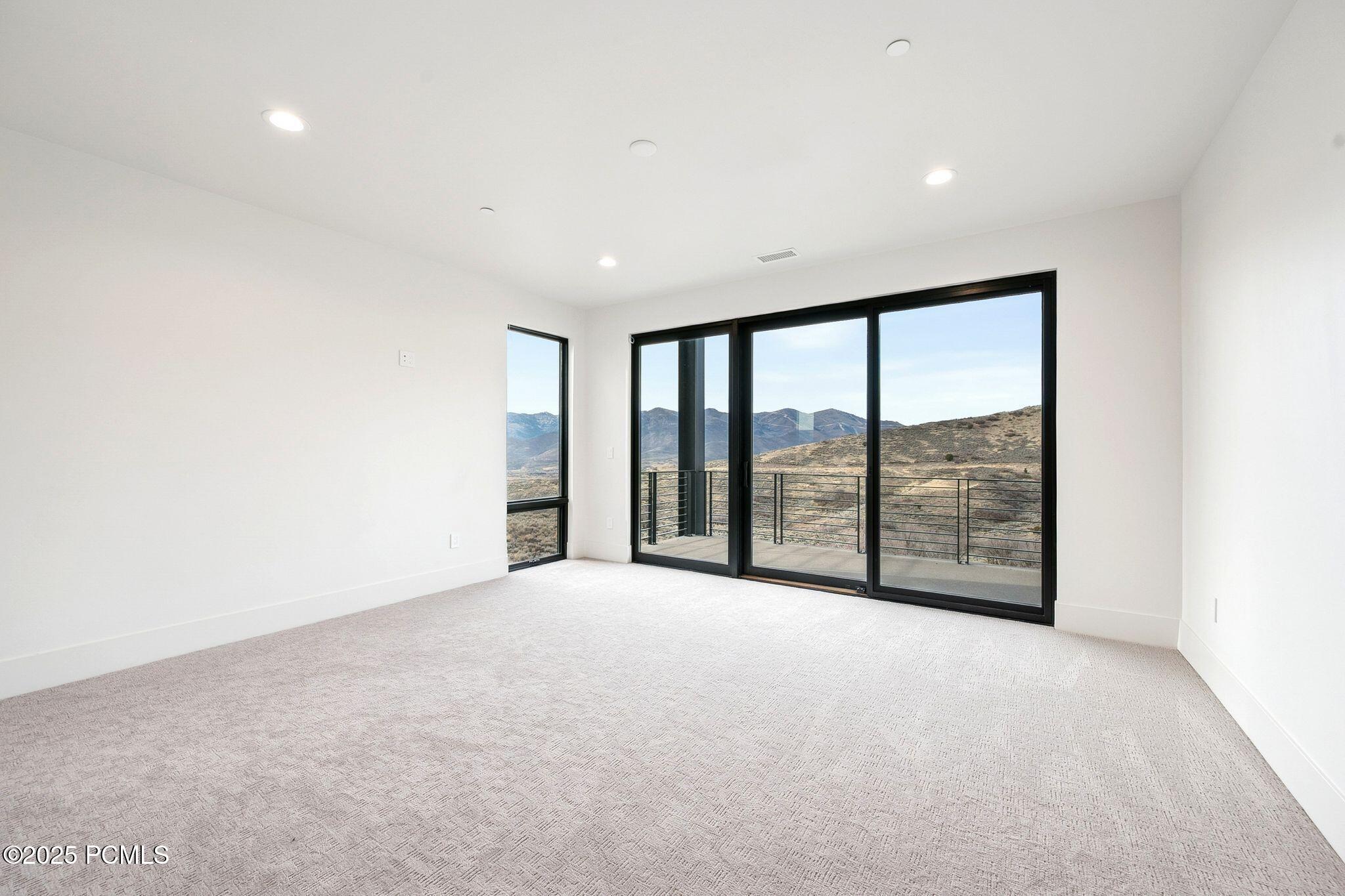 2005 Lookout Peak Circle