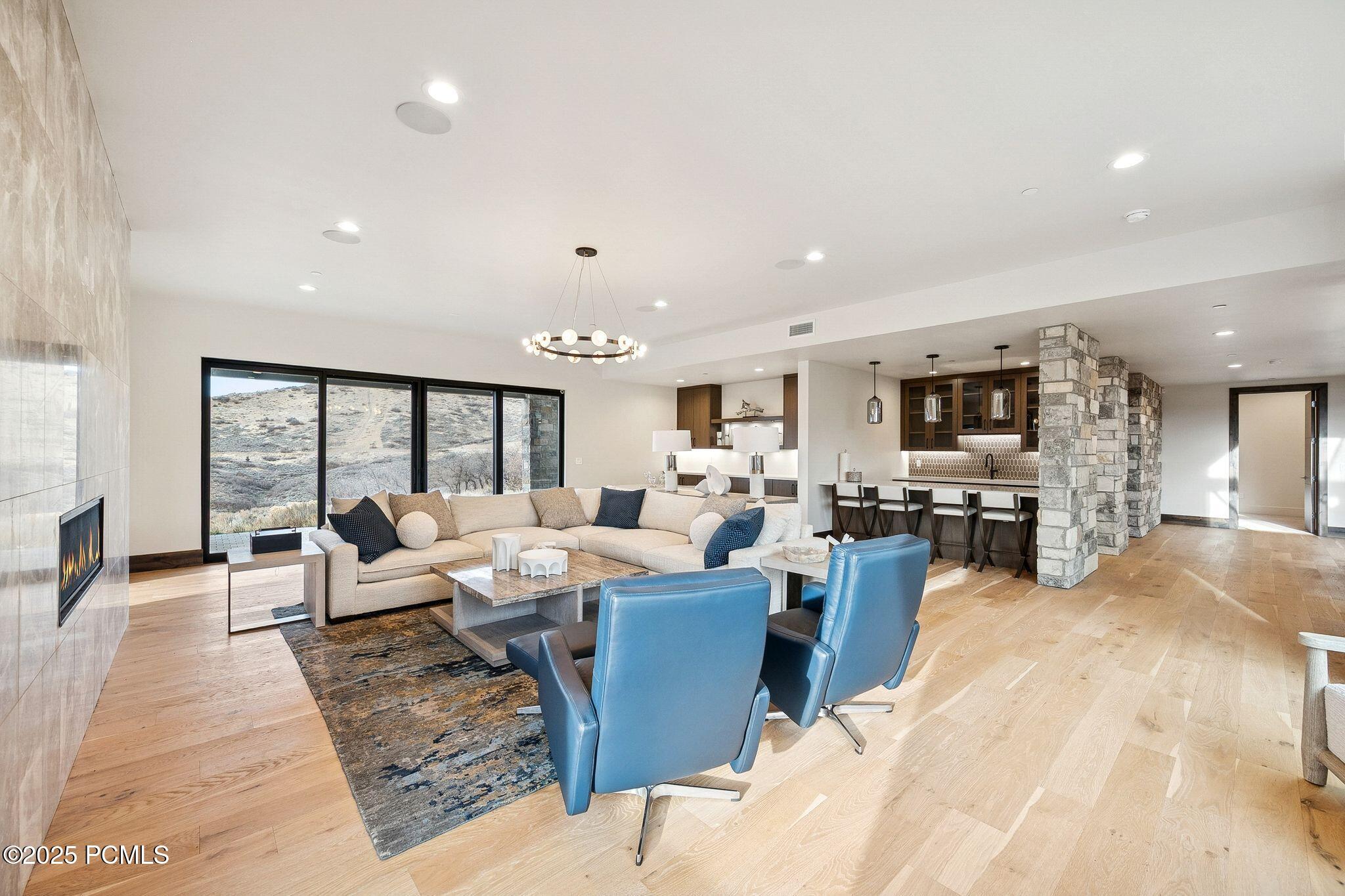 2005 Lookout Peak Circle