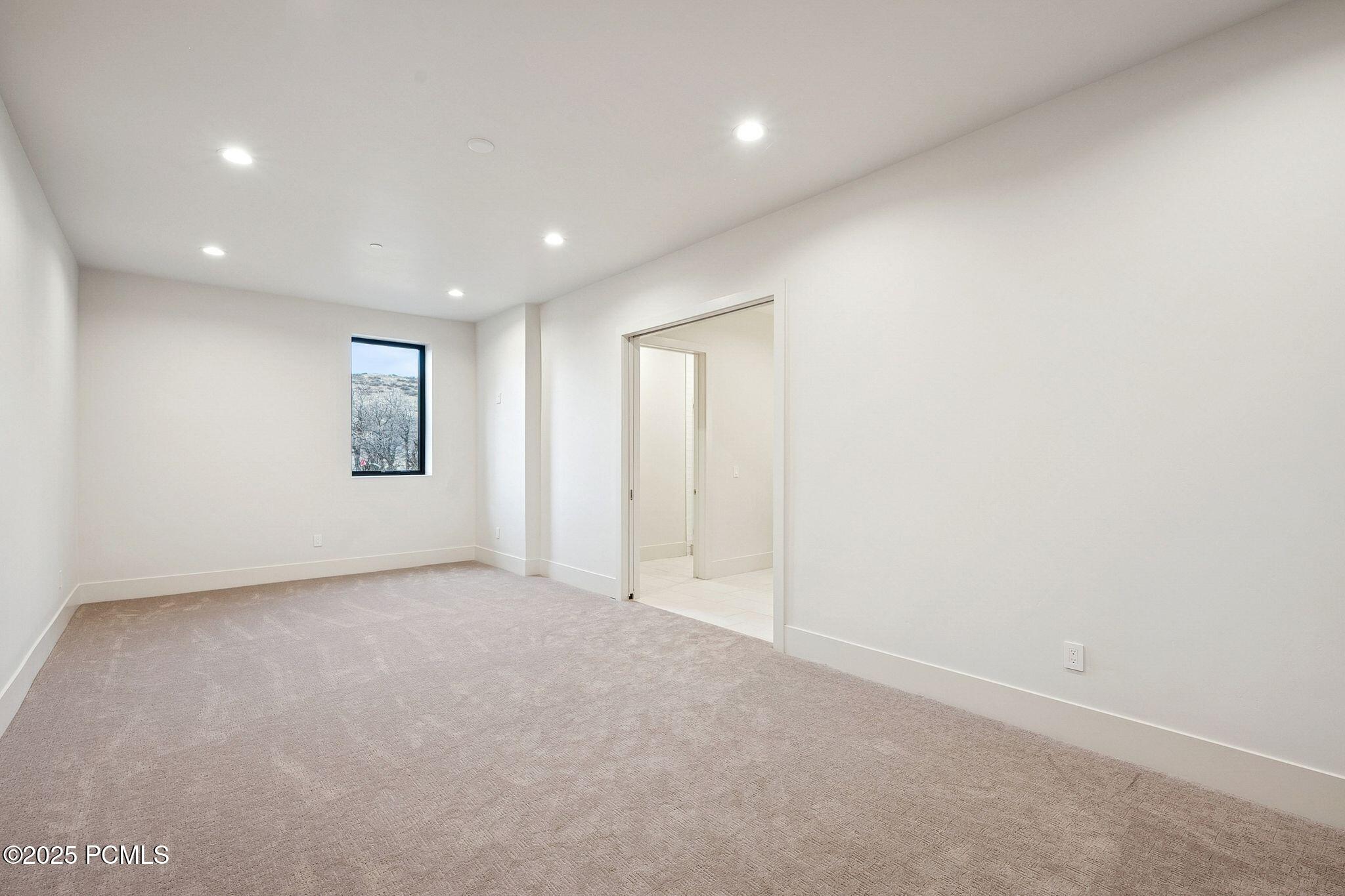 2005 Lookout Peak Circle