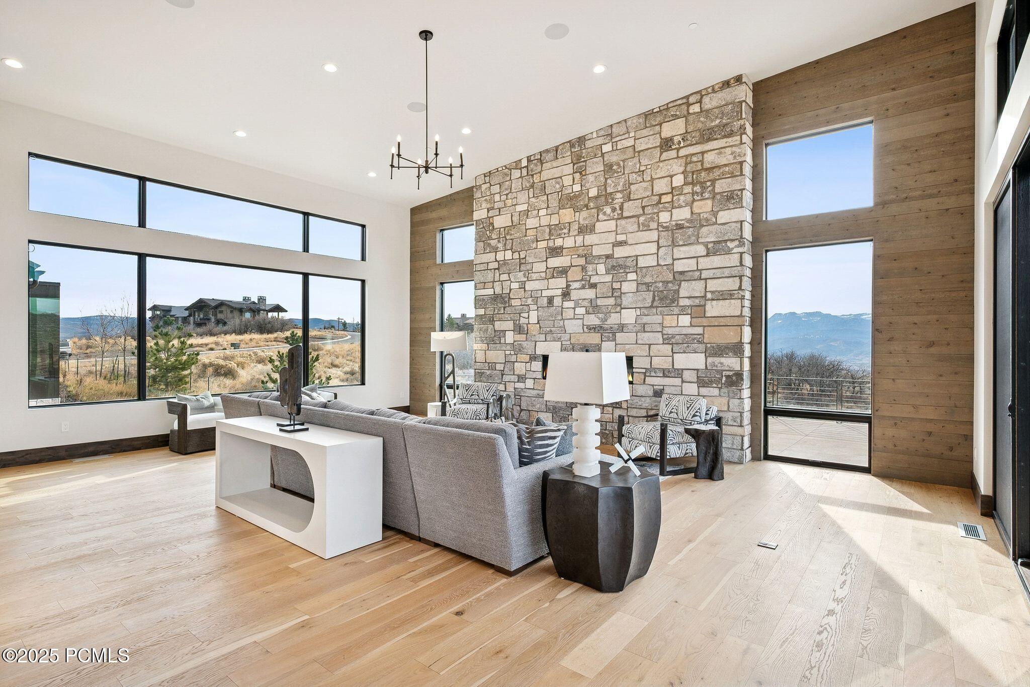 2005 Lookout Peak Circle