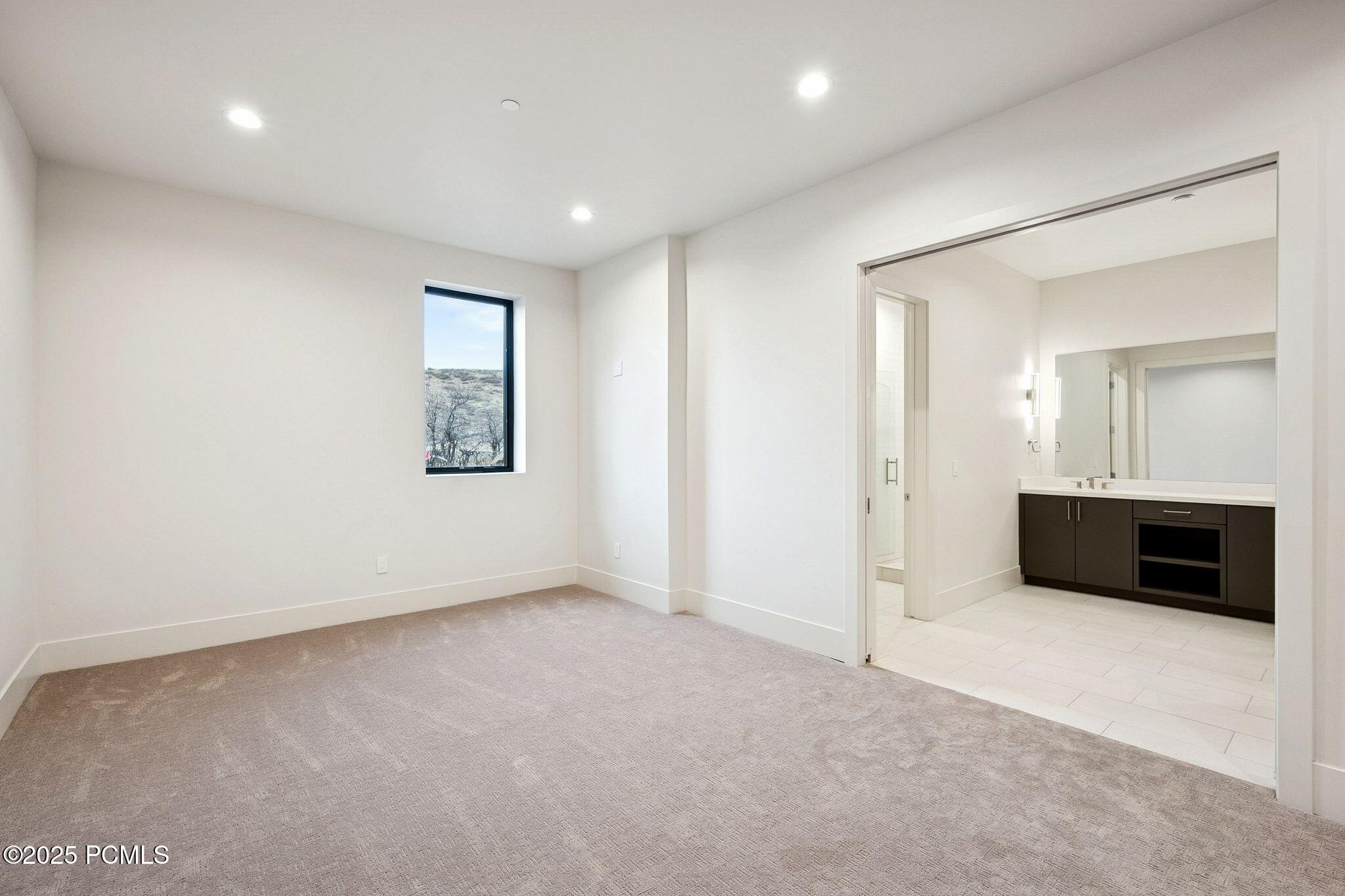 2005 Lookout Peak Circle