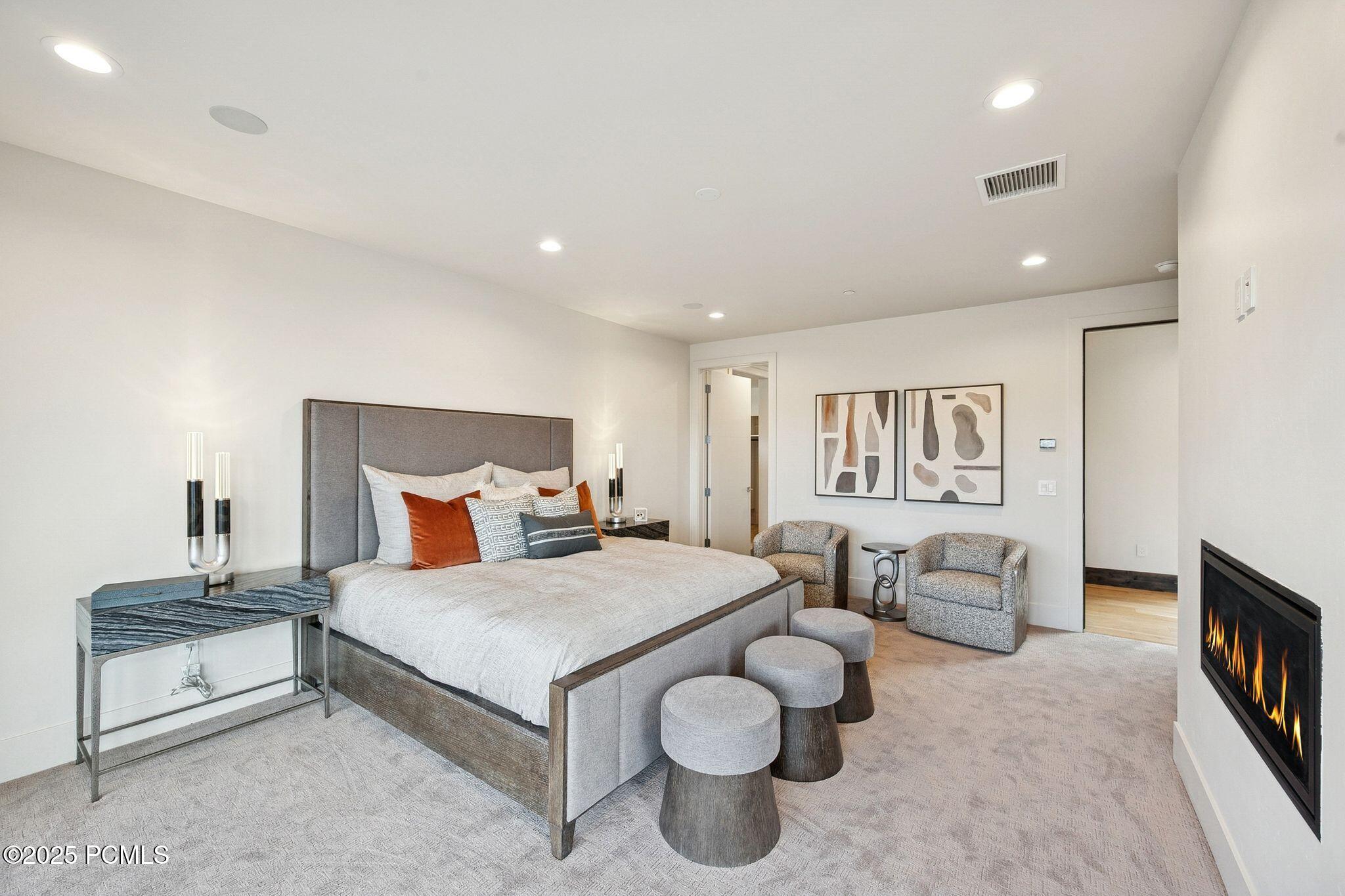 2005 Lookout Peak Circle