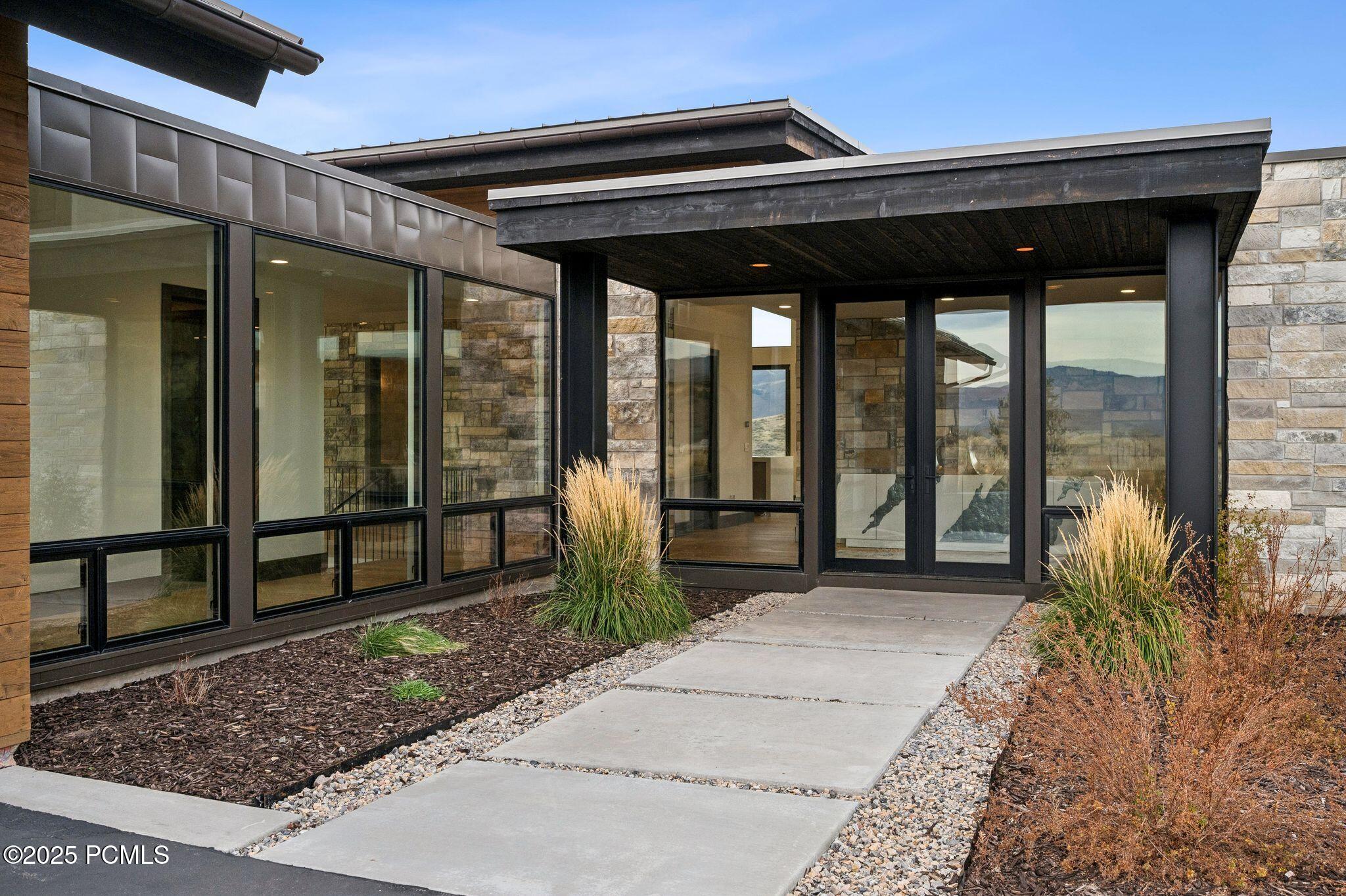 2005 Lookout Peak Circle