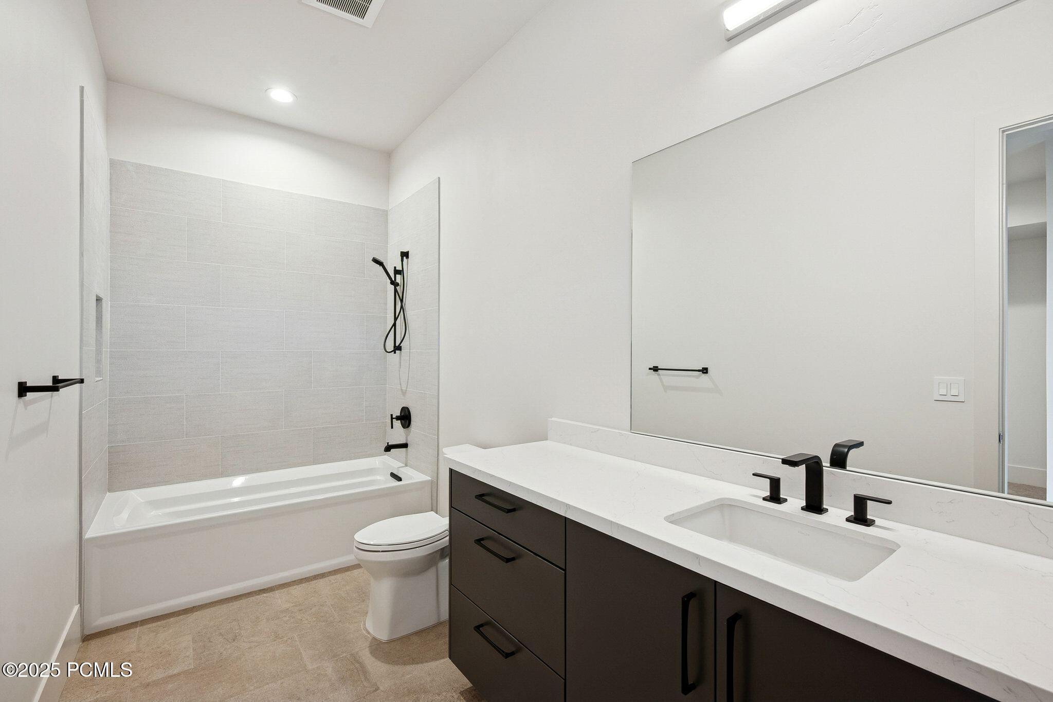 2005 Lookout Peak Circle