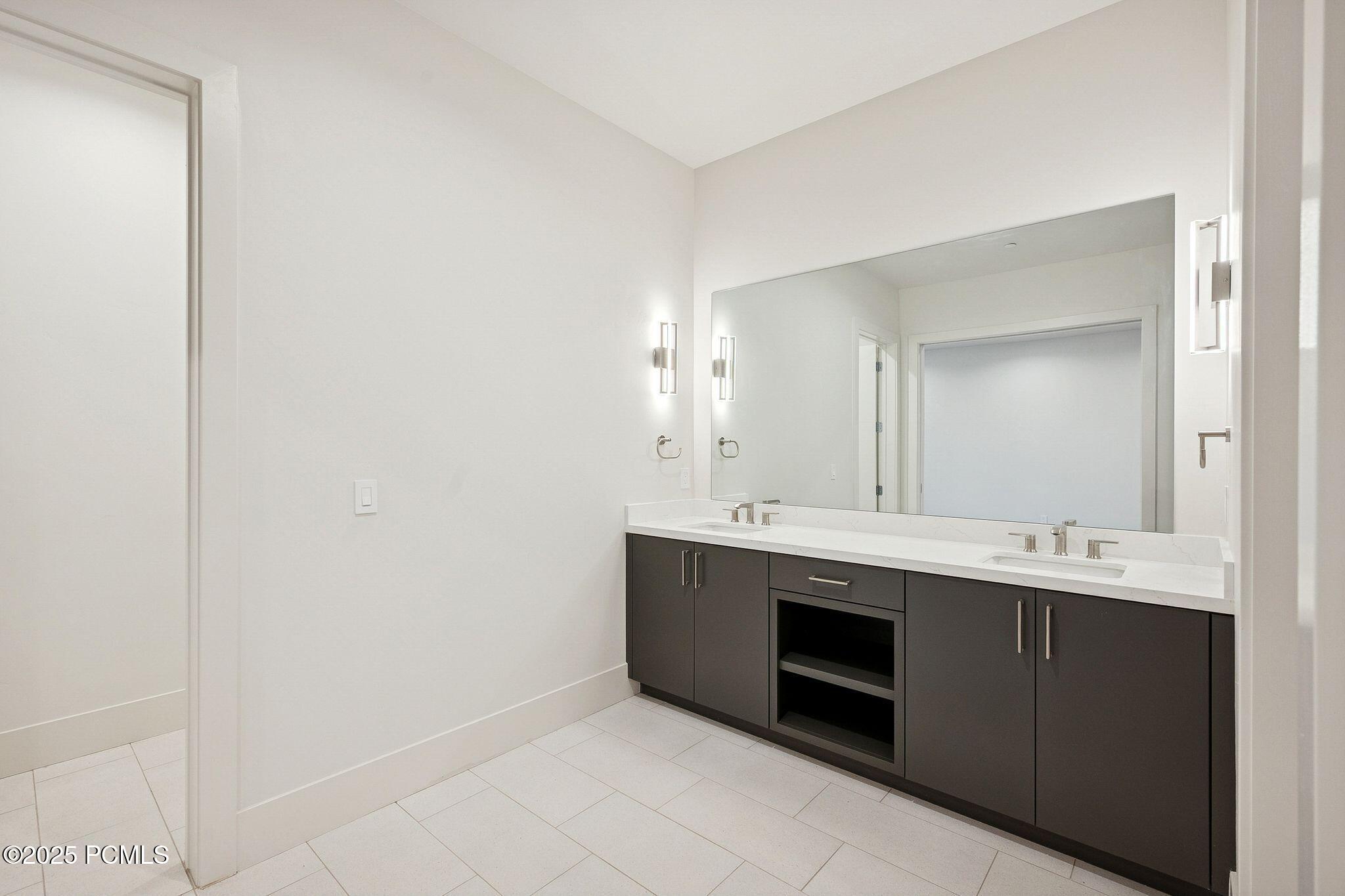 2005 Lookout Peak Circle