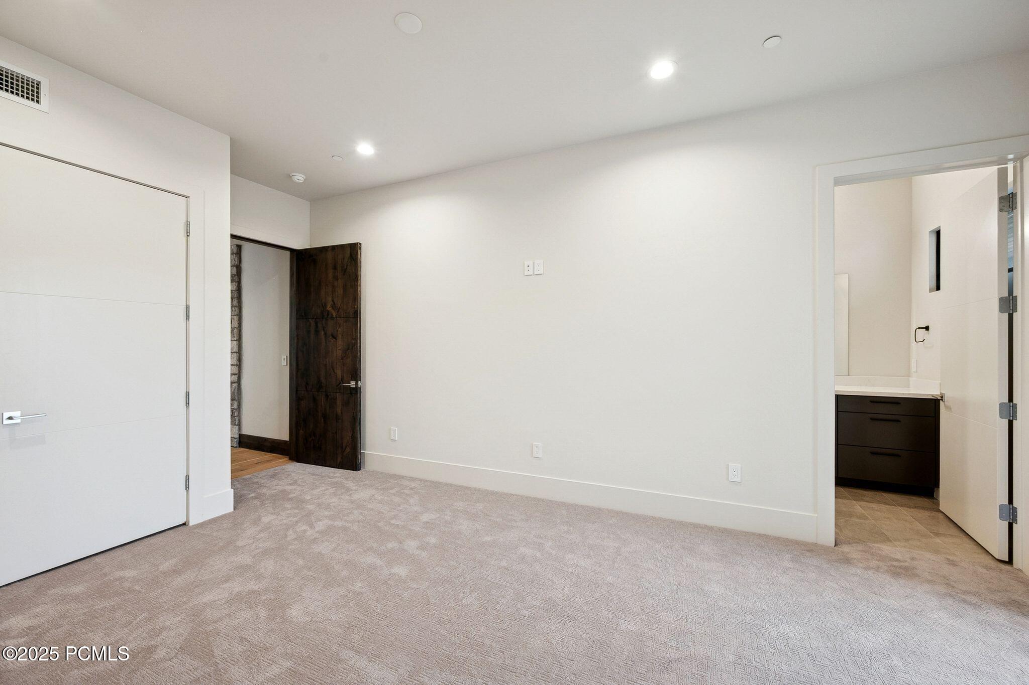 2005 Lookout Peak Circle