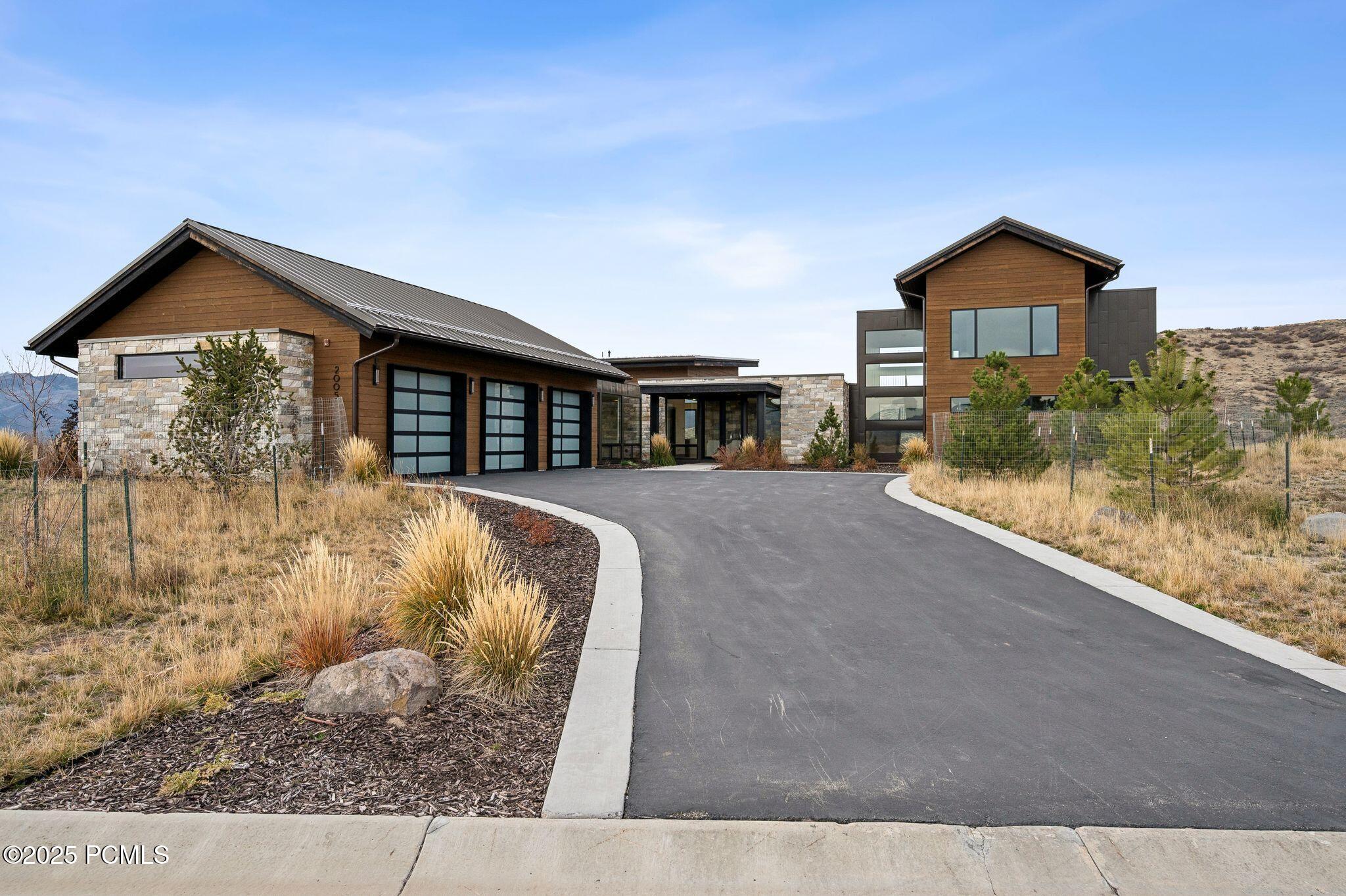 2005 Lookout Peak Circle