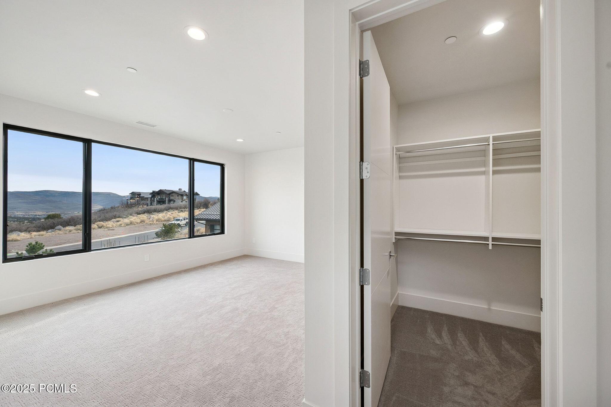 2005 Lookout Peak Circle