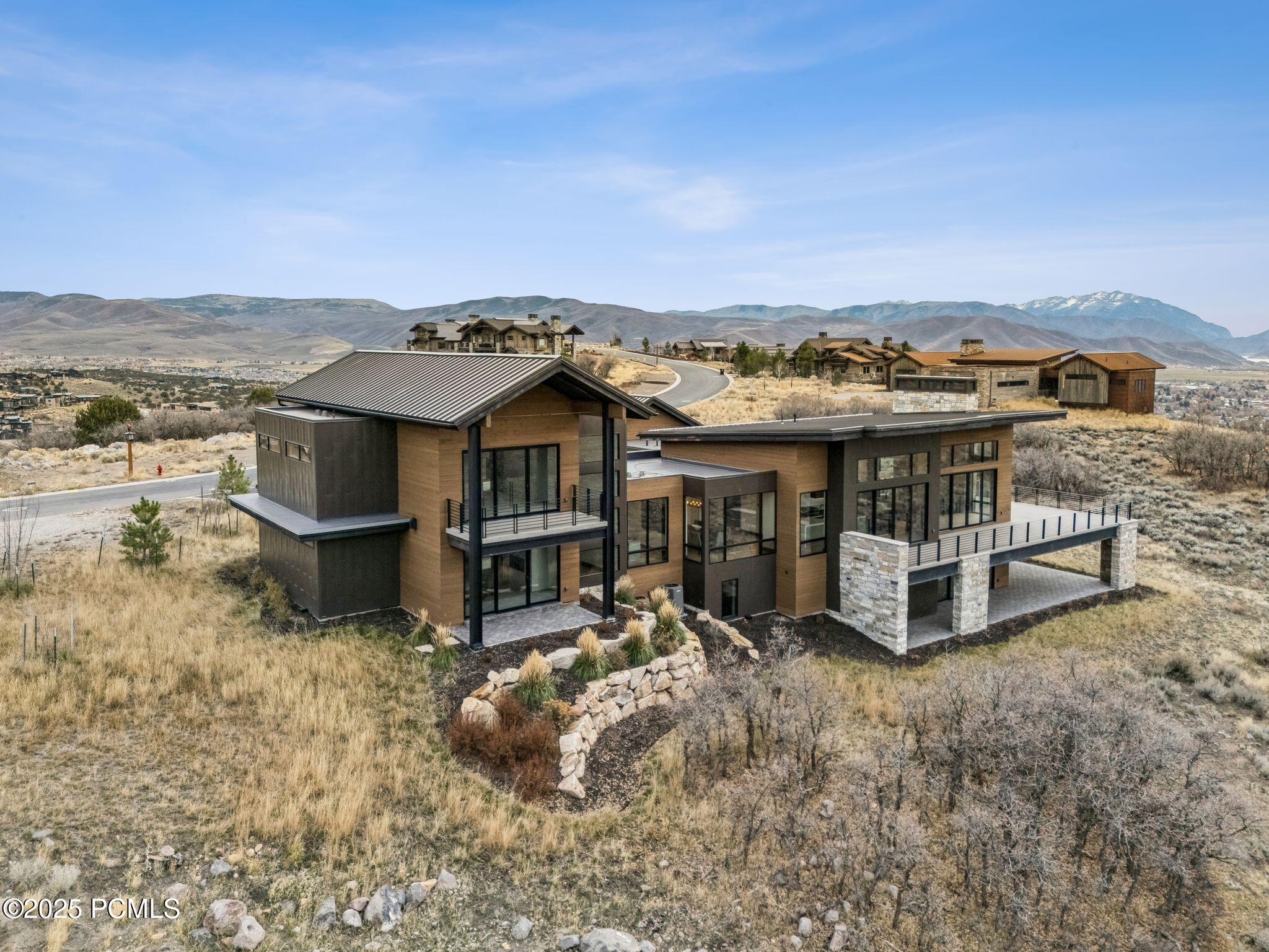 2005 Lookout Peak Circle