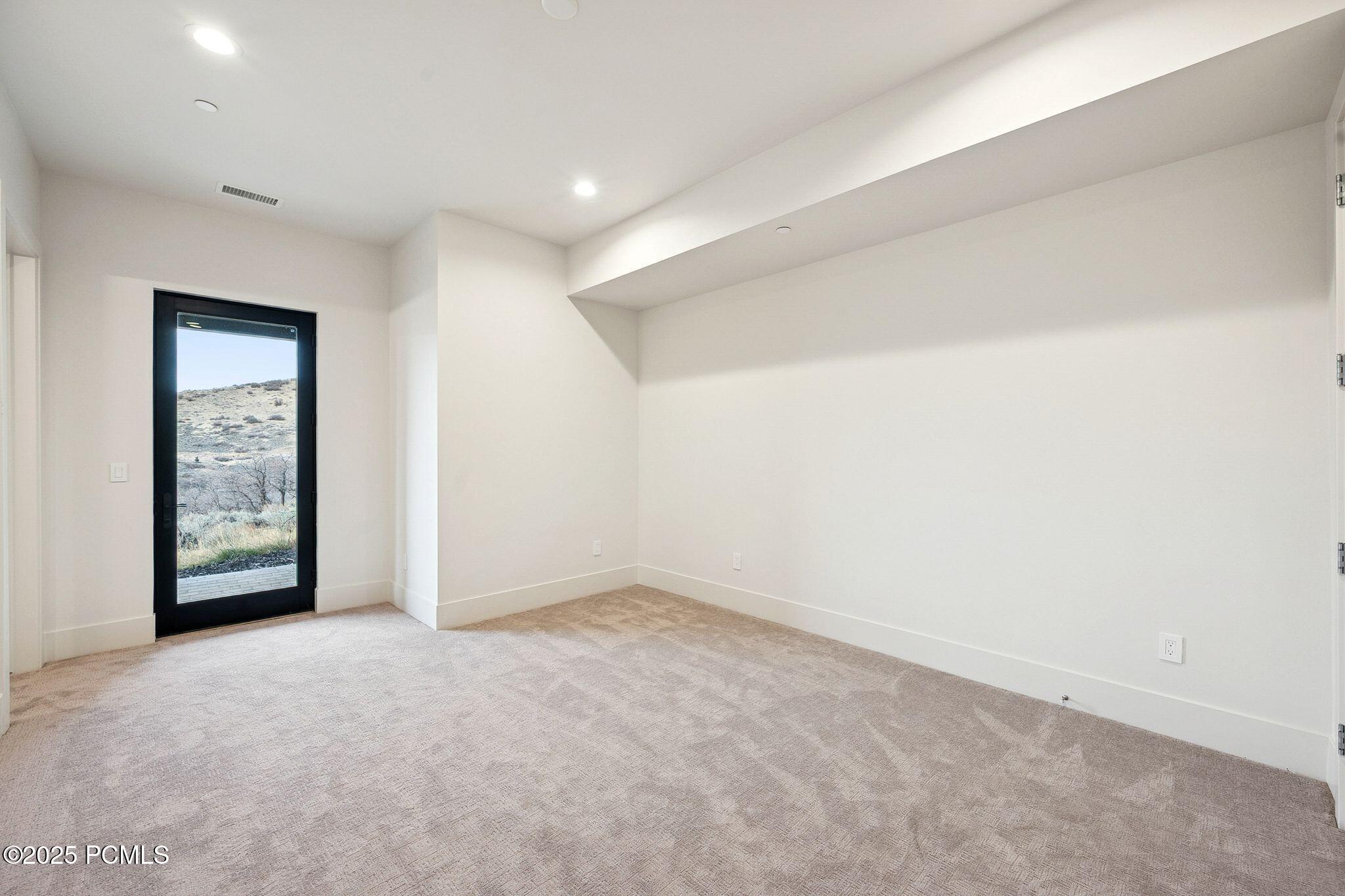 2005 Lookout Peak Circle