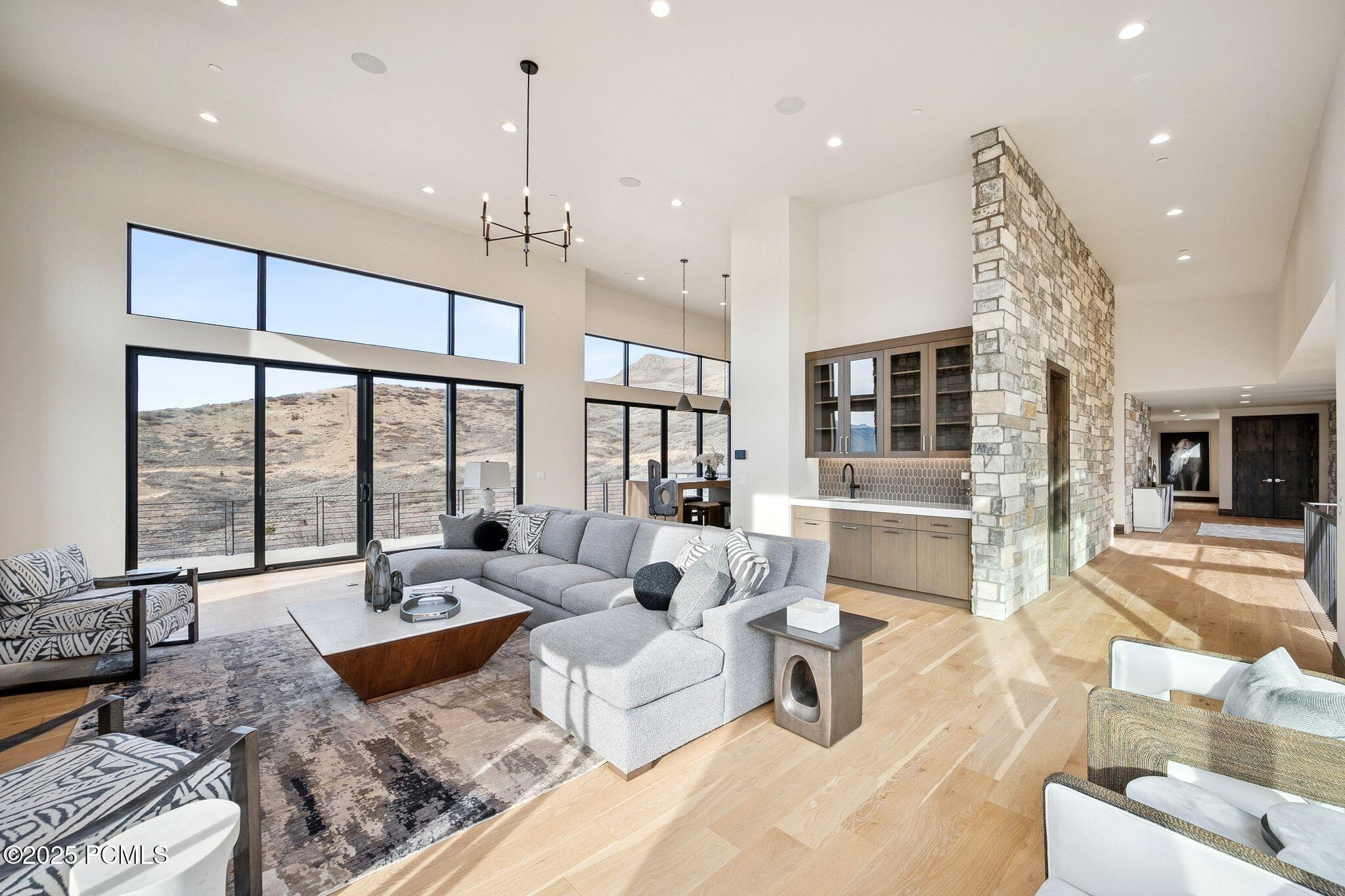 2005 Lookout Peak Circle