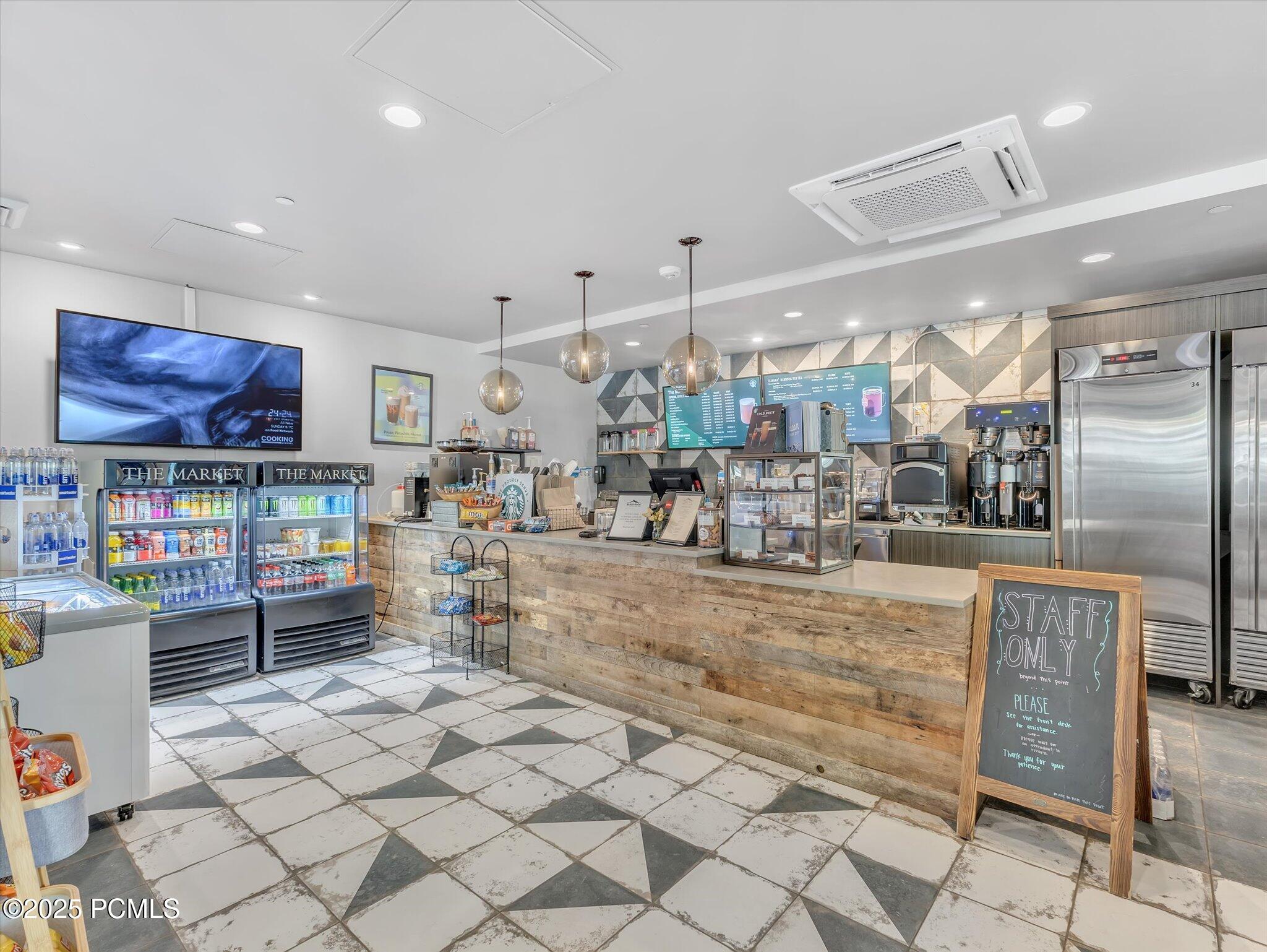 909 W Peace Tree Trail 203