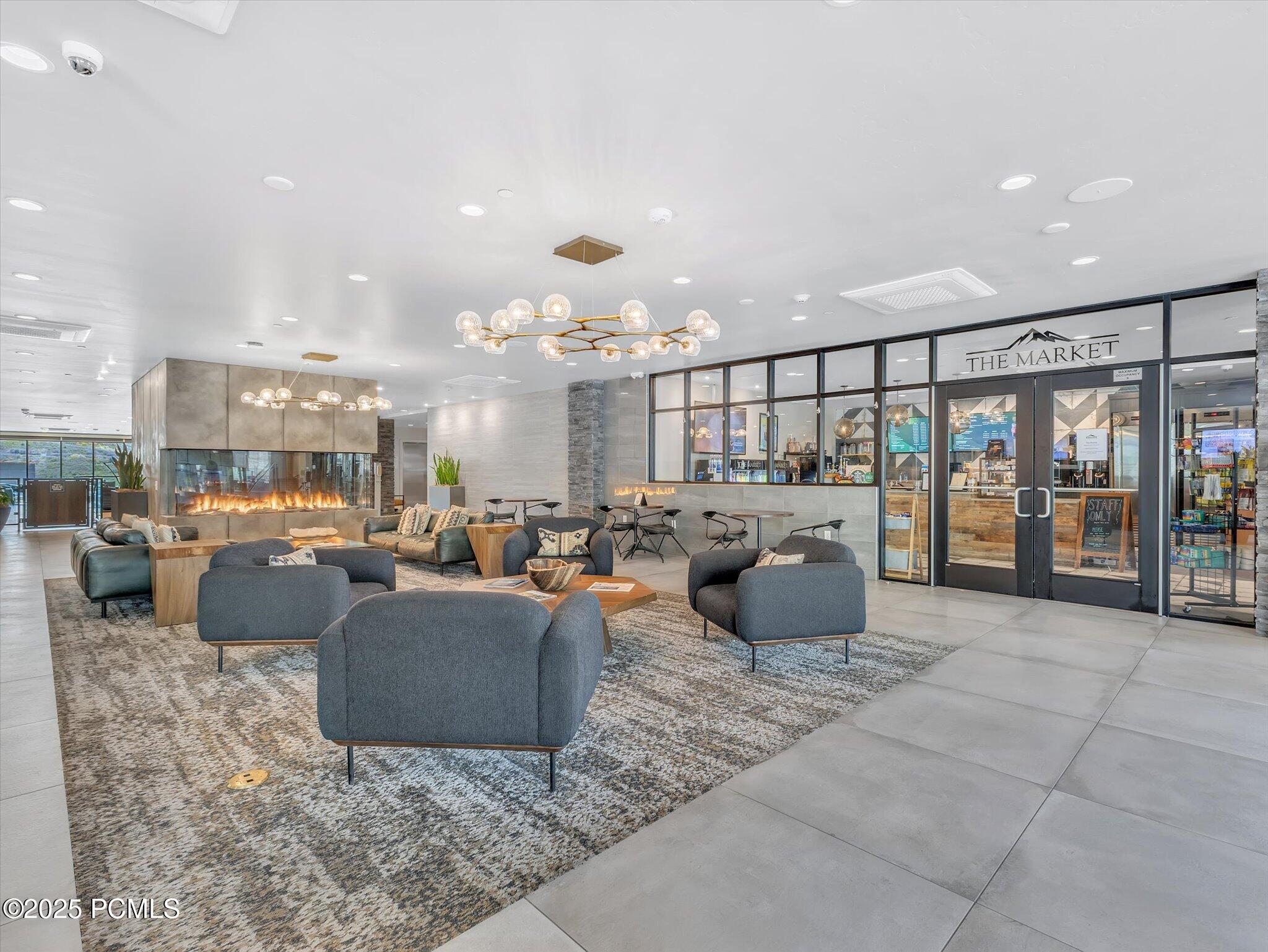 909 W Peace Tree Trail 203